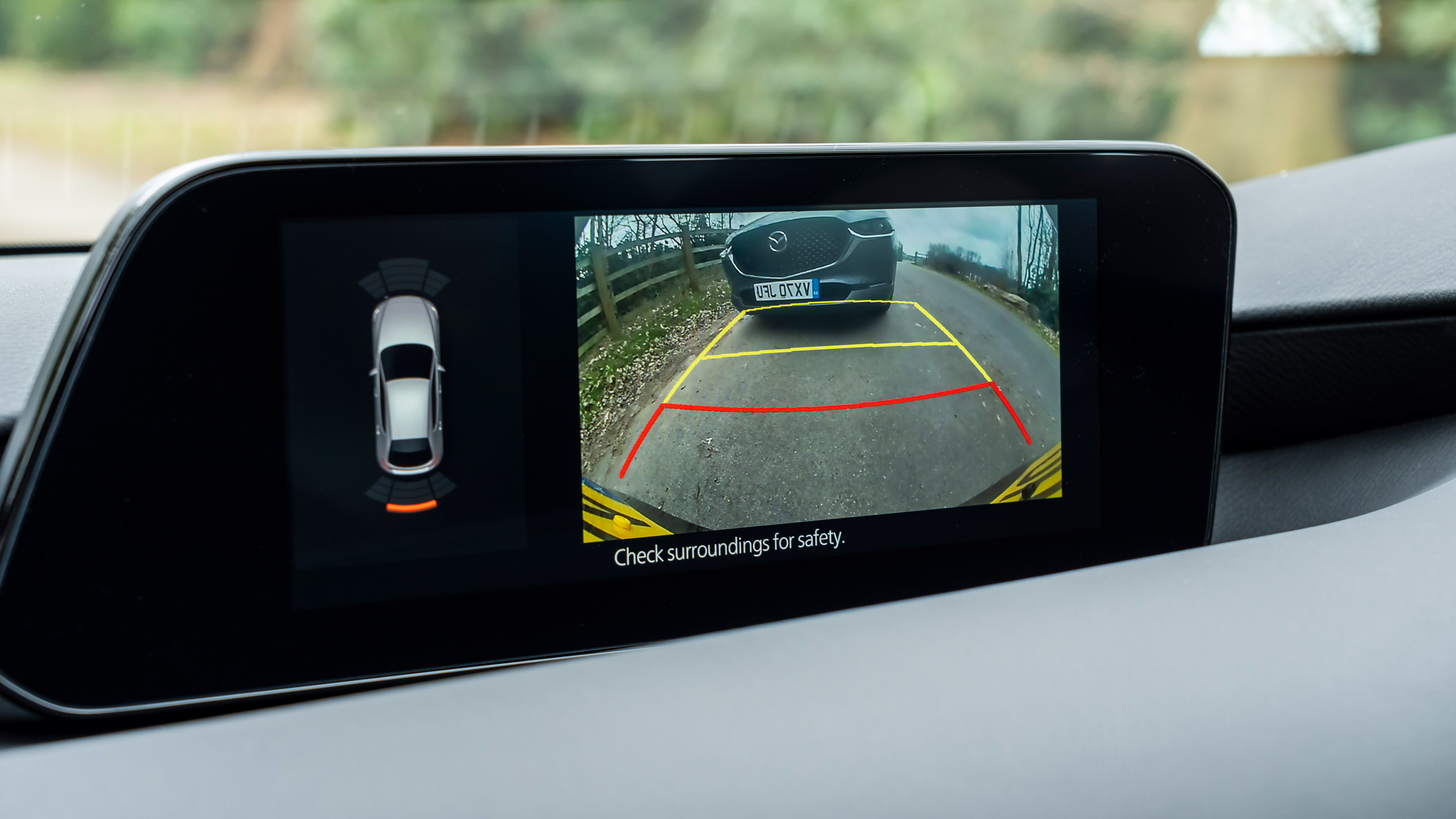 Mazda 3 e-SkyActiv X - reversing camera