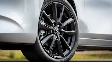 Mazda 3 e-SkyActiv X - wheel