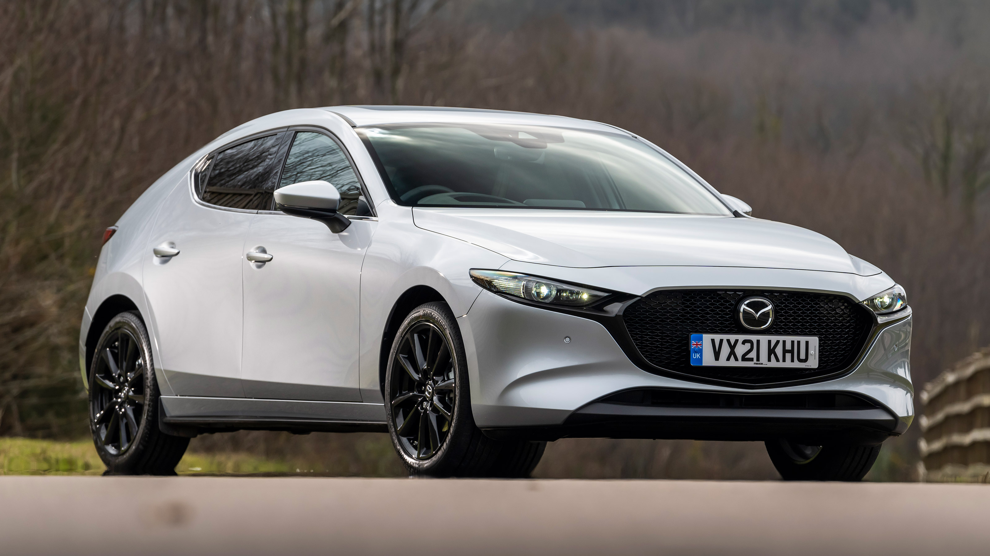 Mazda 3 e-SkyActiv X - front static