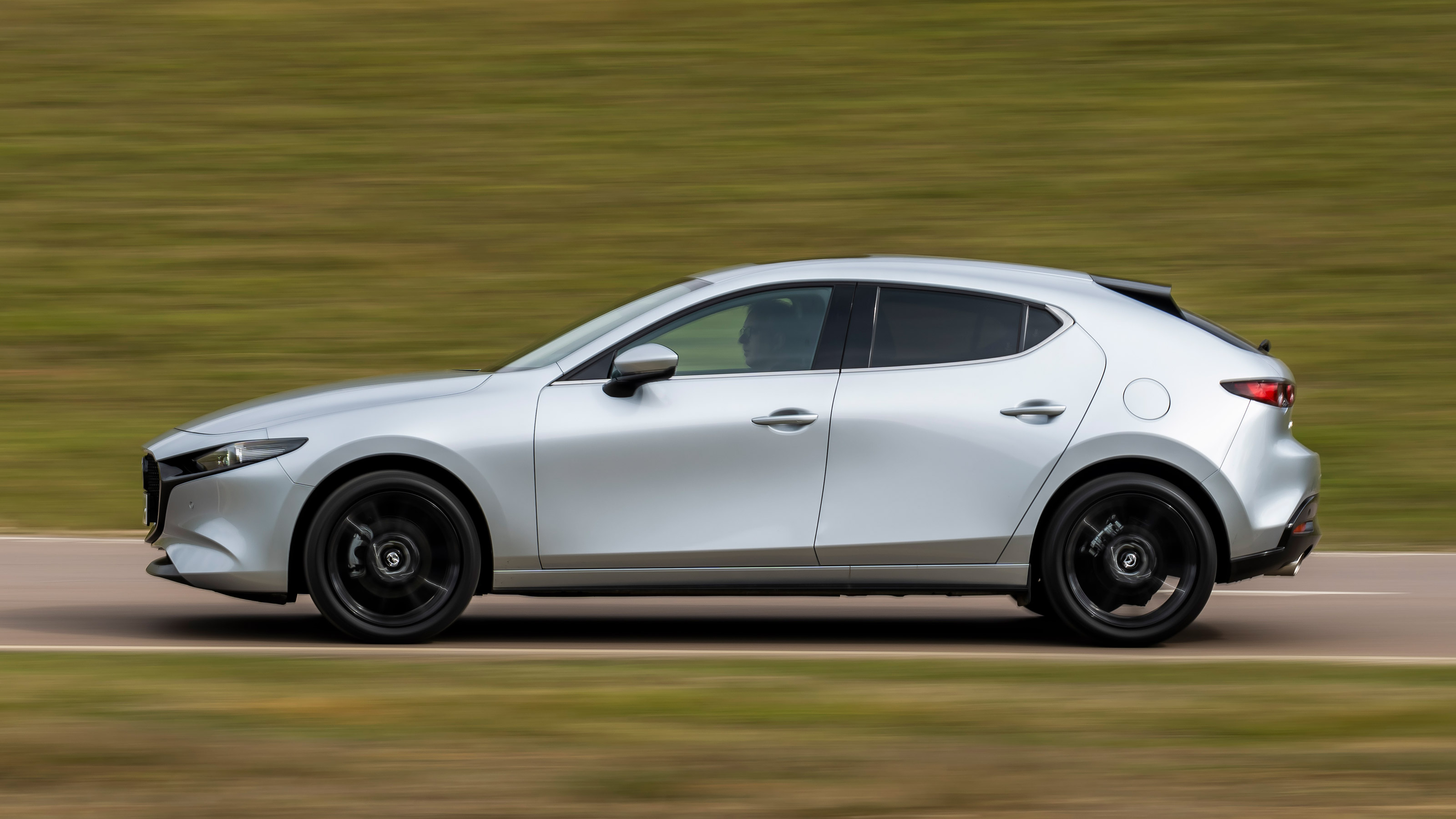 Mazda 3 e-SkyActiv X - side