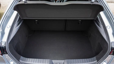 Mazda 3 e-SkyActiv X - boot