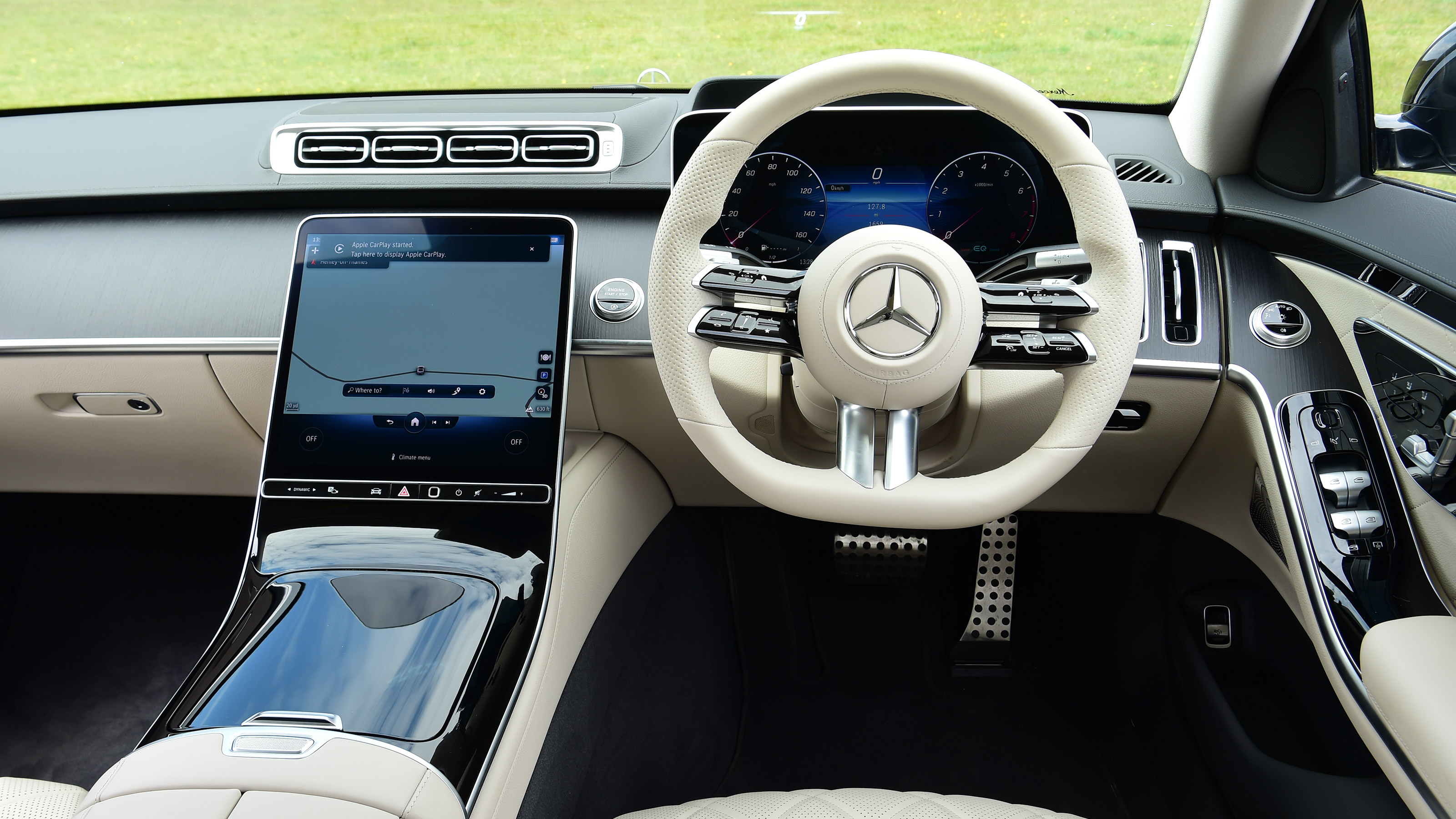 Mercedes S-Class - dash