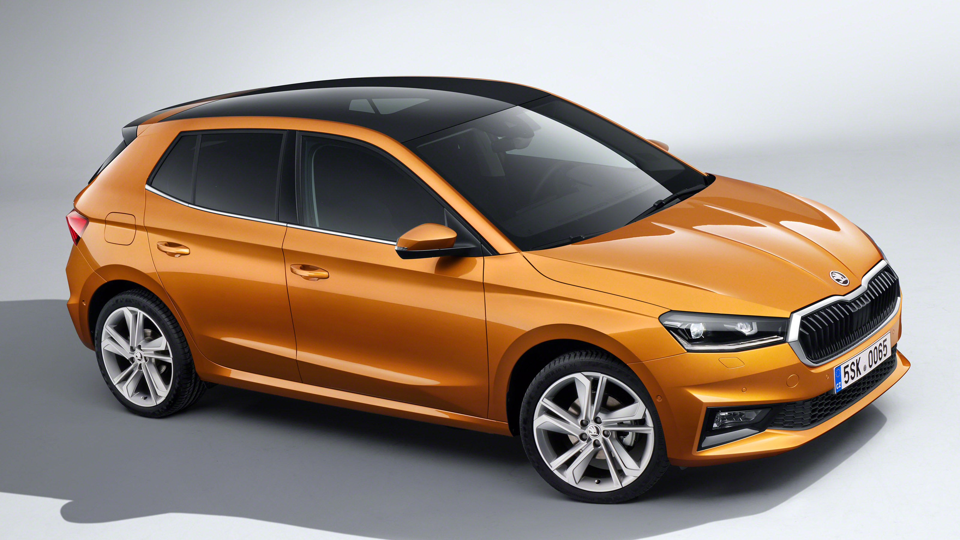 Skoda Fabia - front static studio