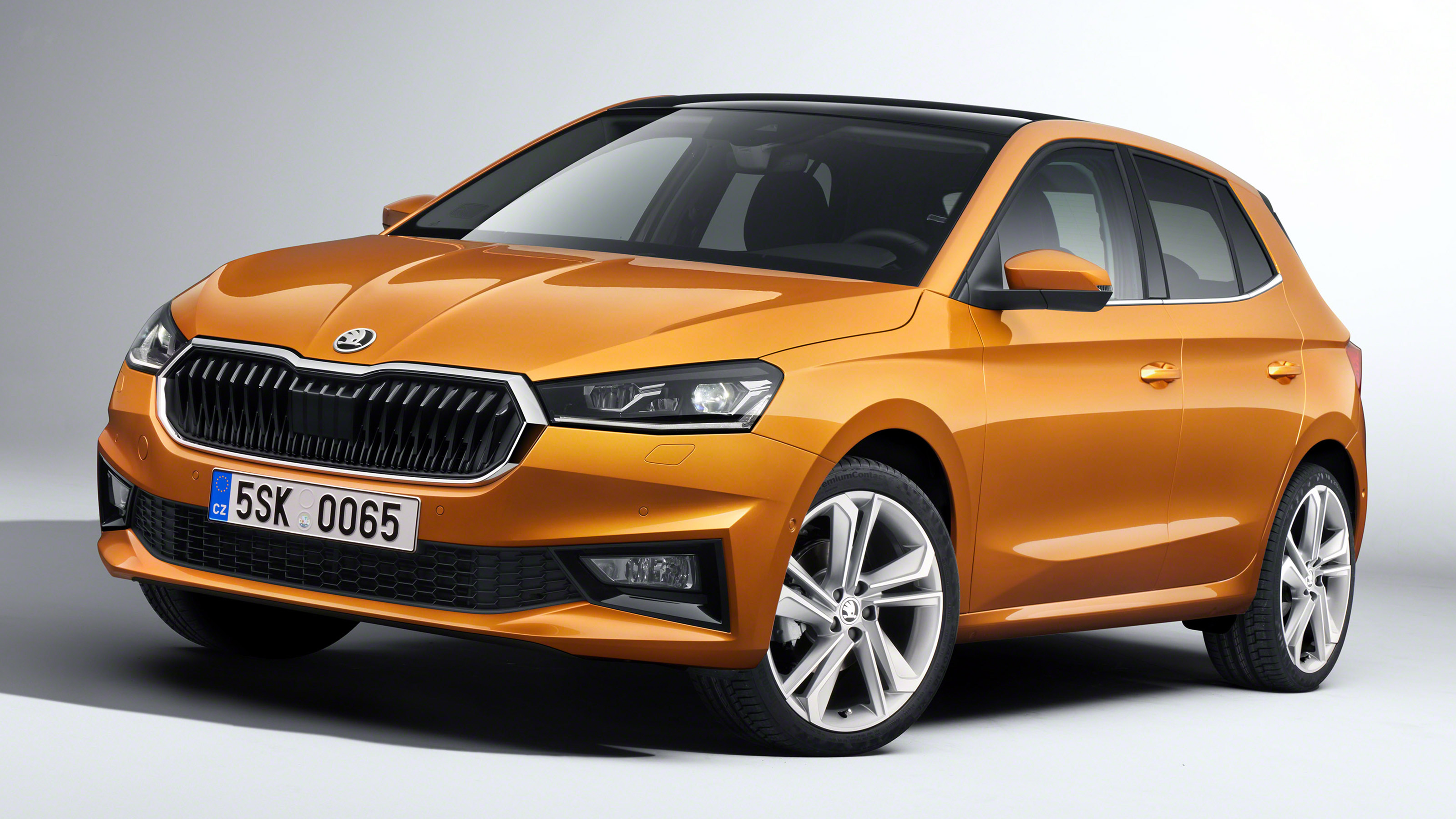 Skoda Fabia - front static