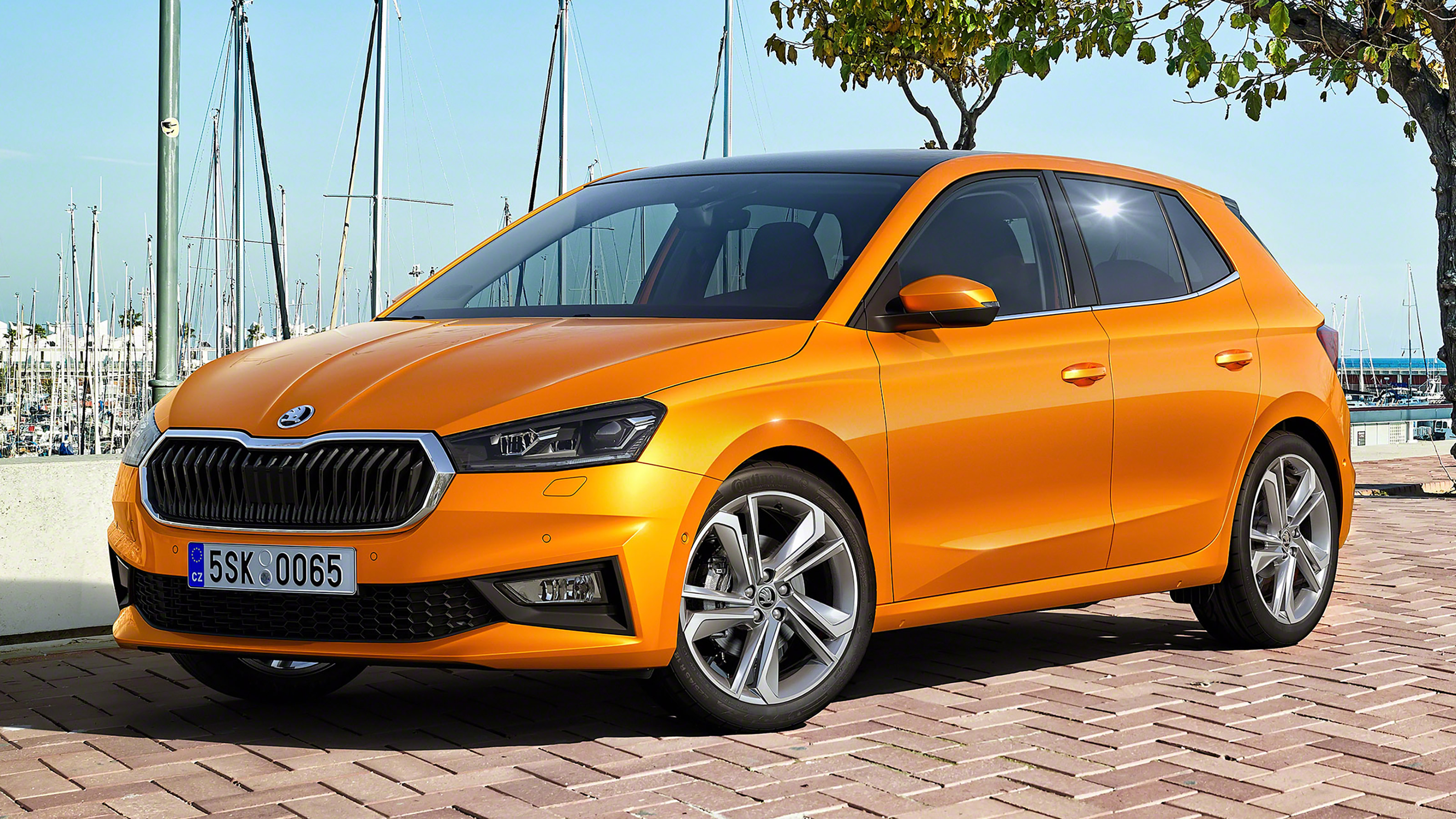 Skoda Fabia - front static
