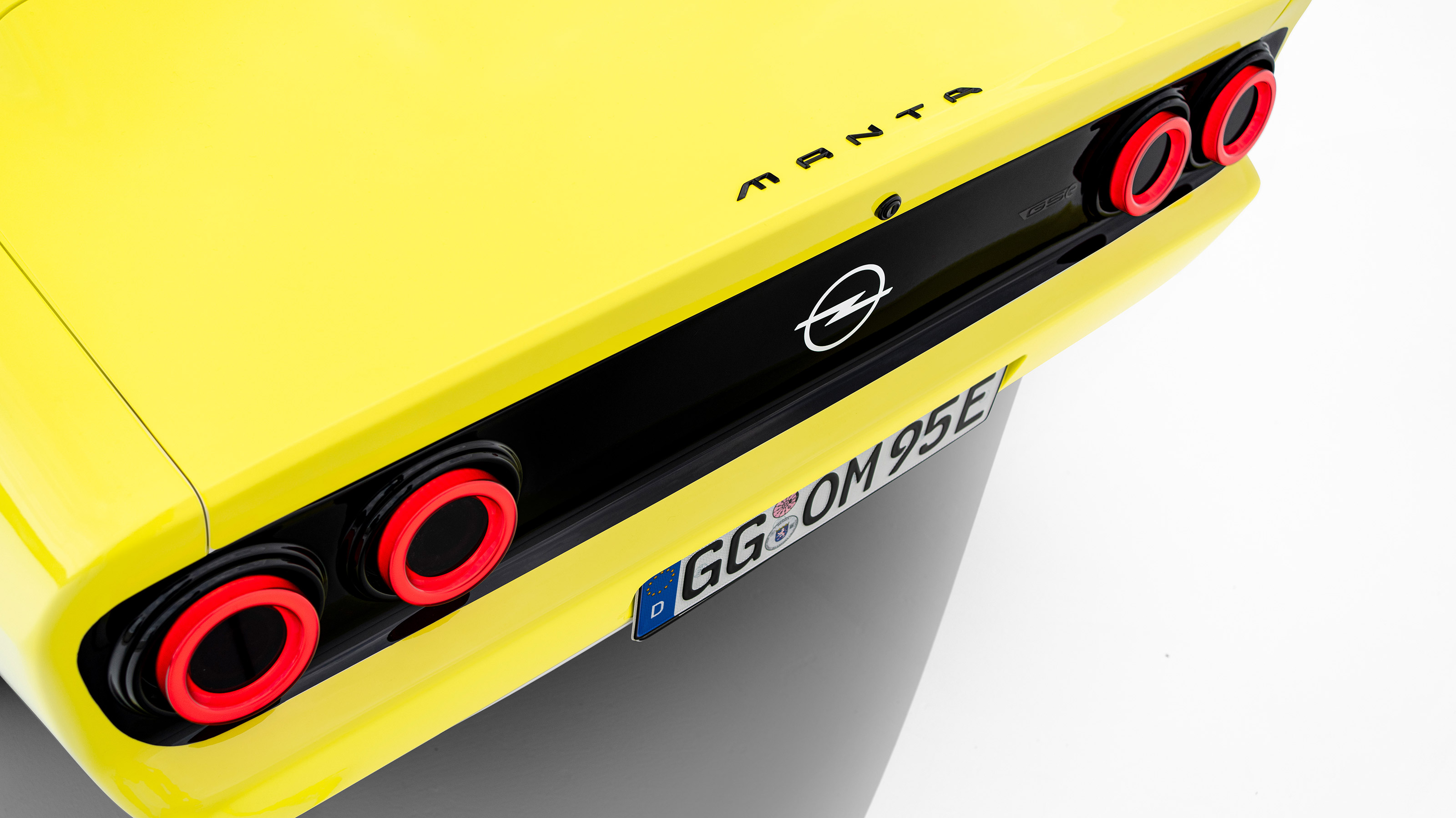 Opel Manta GSe ElektroMOD - rear lights