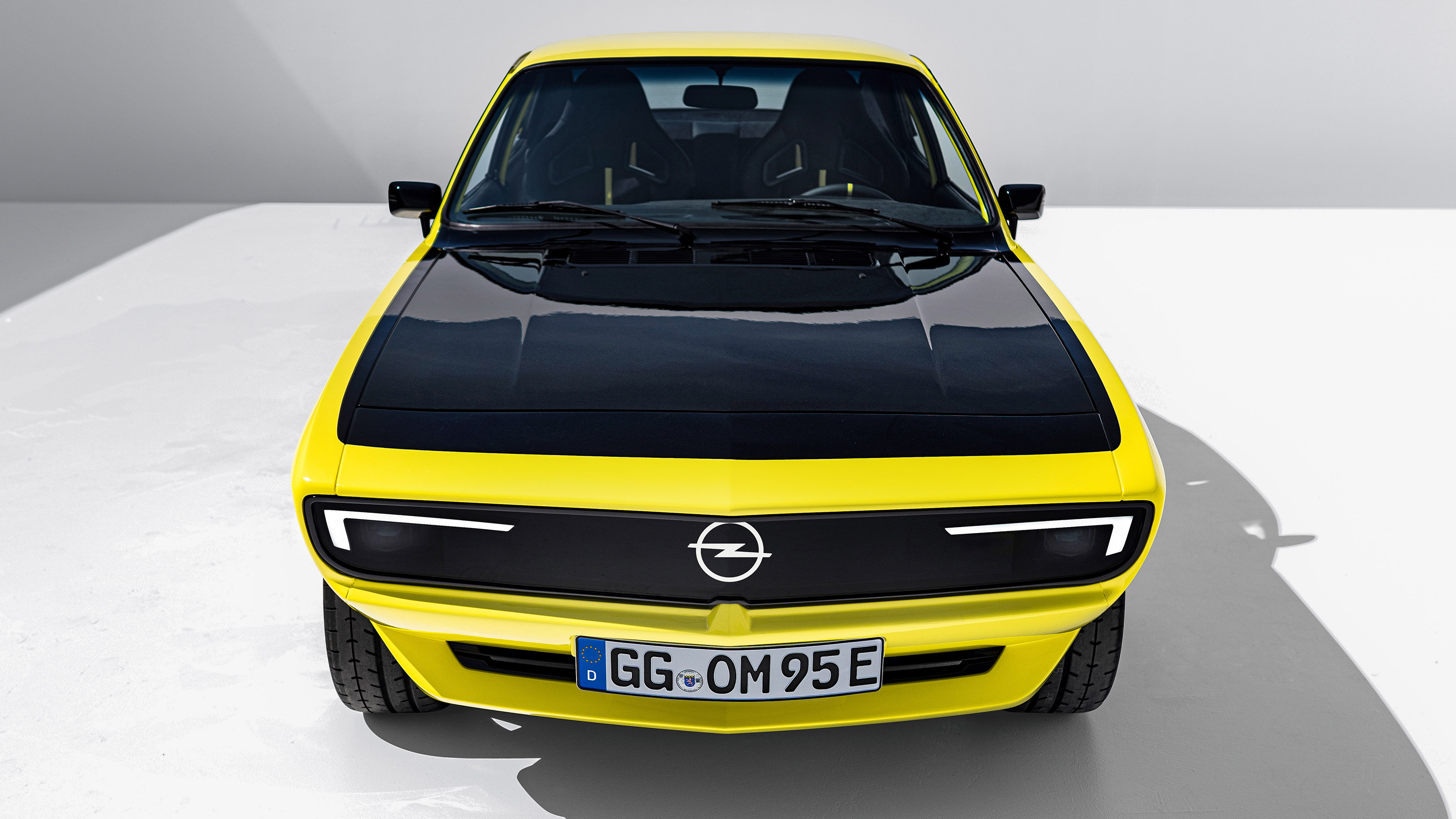 Opel Manta GSe ElektroMOD - full front