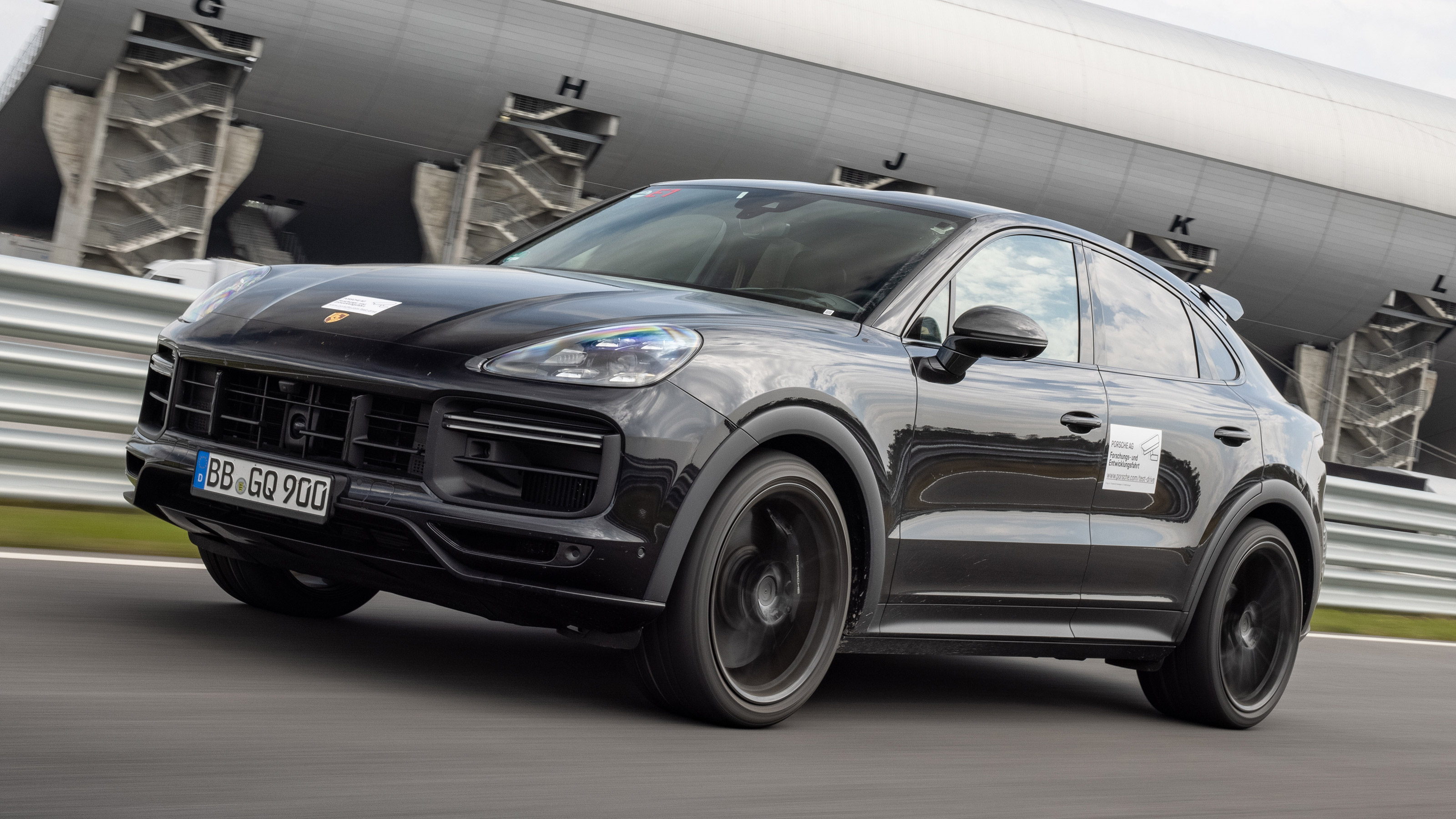 Porsche Cayenne Coupe prototype - front