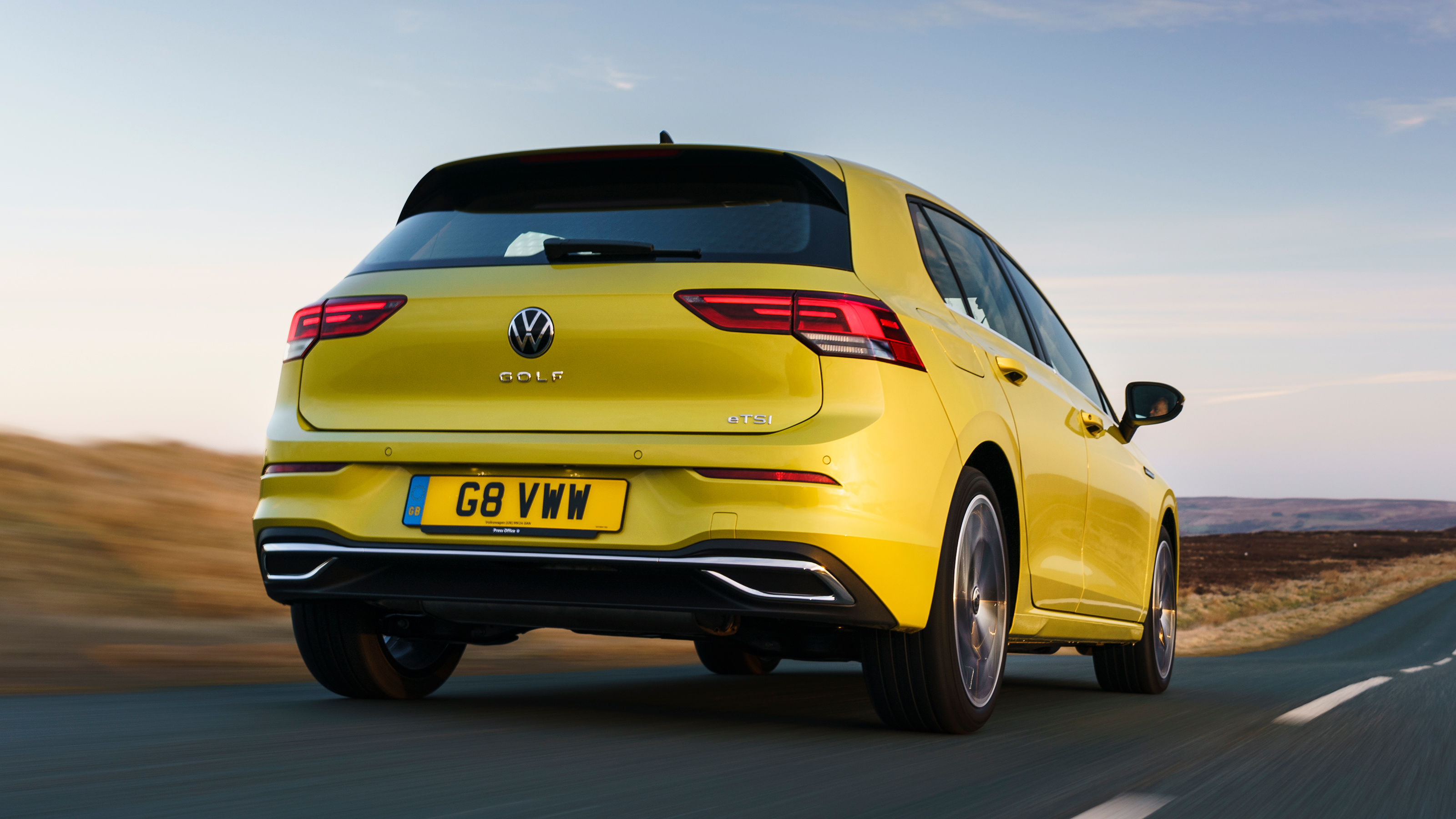 Volkswagen Golf eTSI drive - rear
