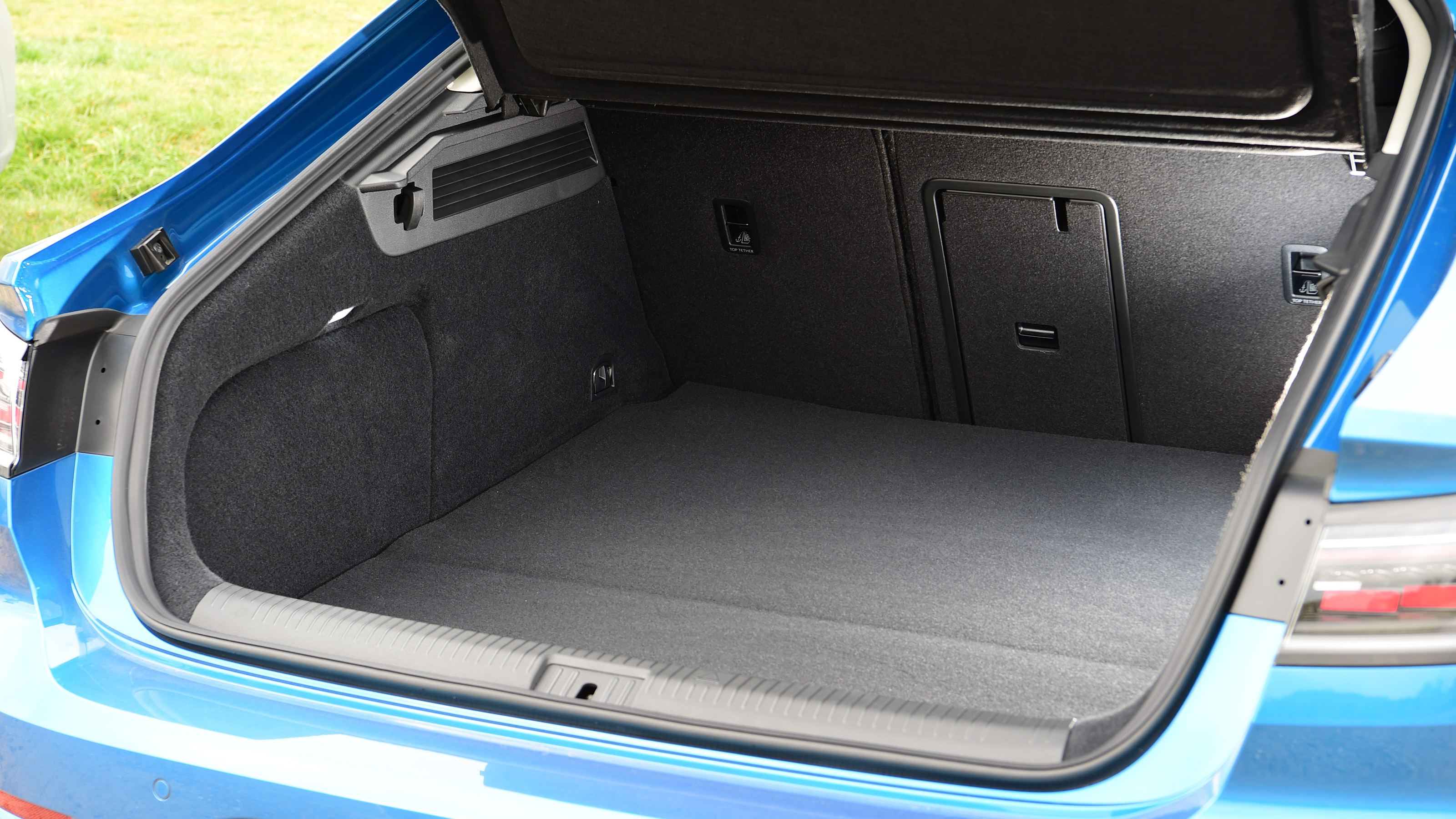 Volkswagen Arteon eHybrid - boot