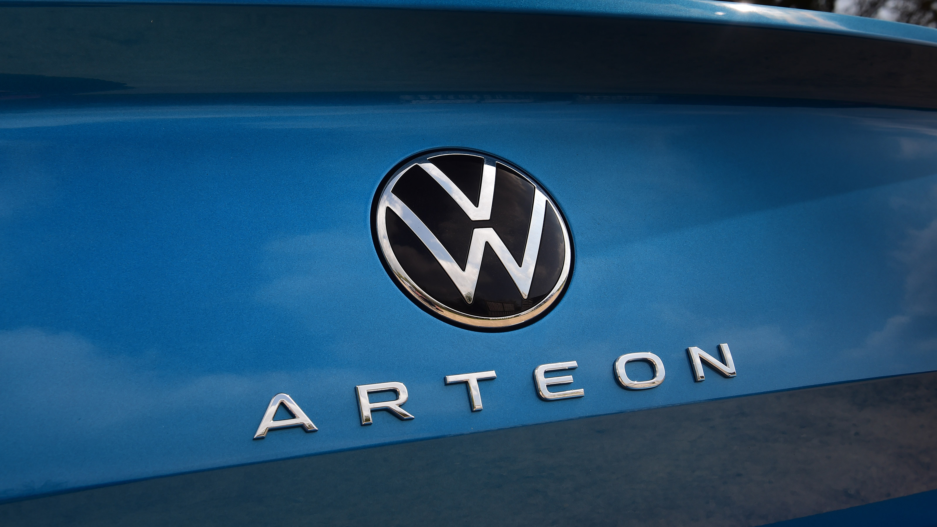Volkswagen Arteon eHybrid - Arteon badge
