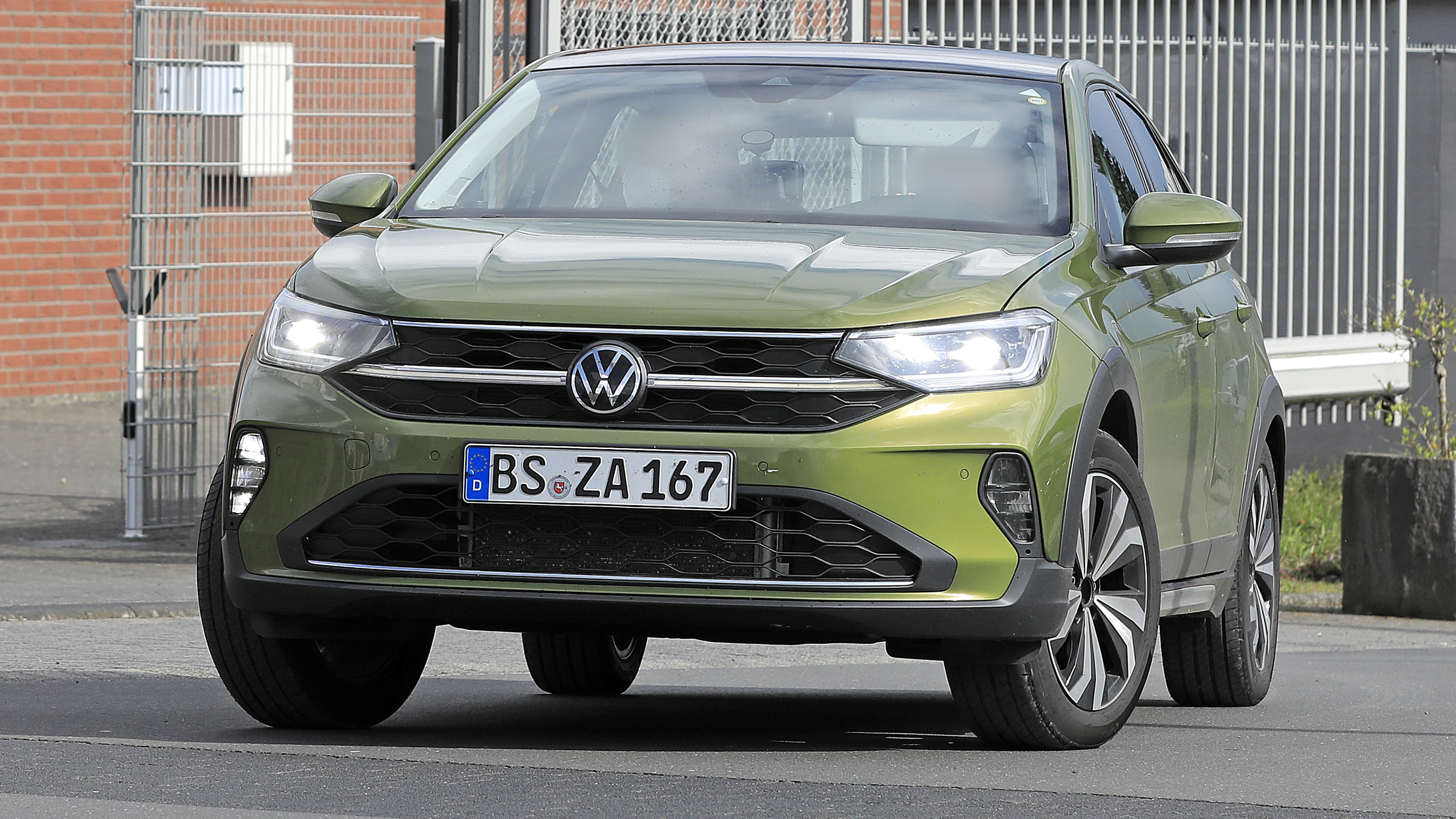 Volkswagen Taigo - front