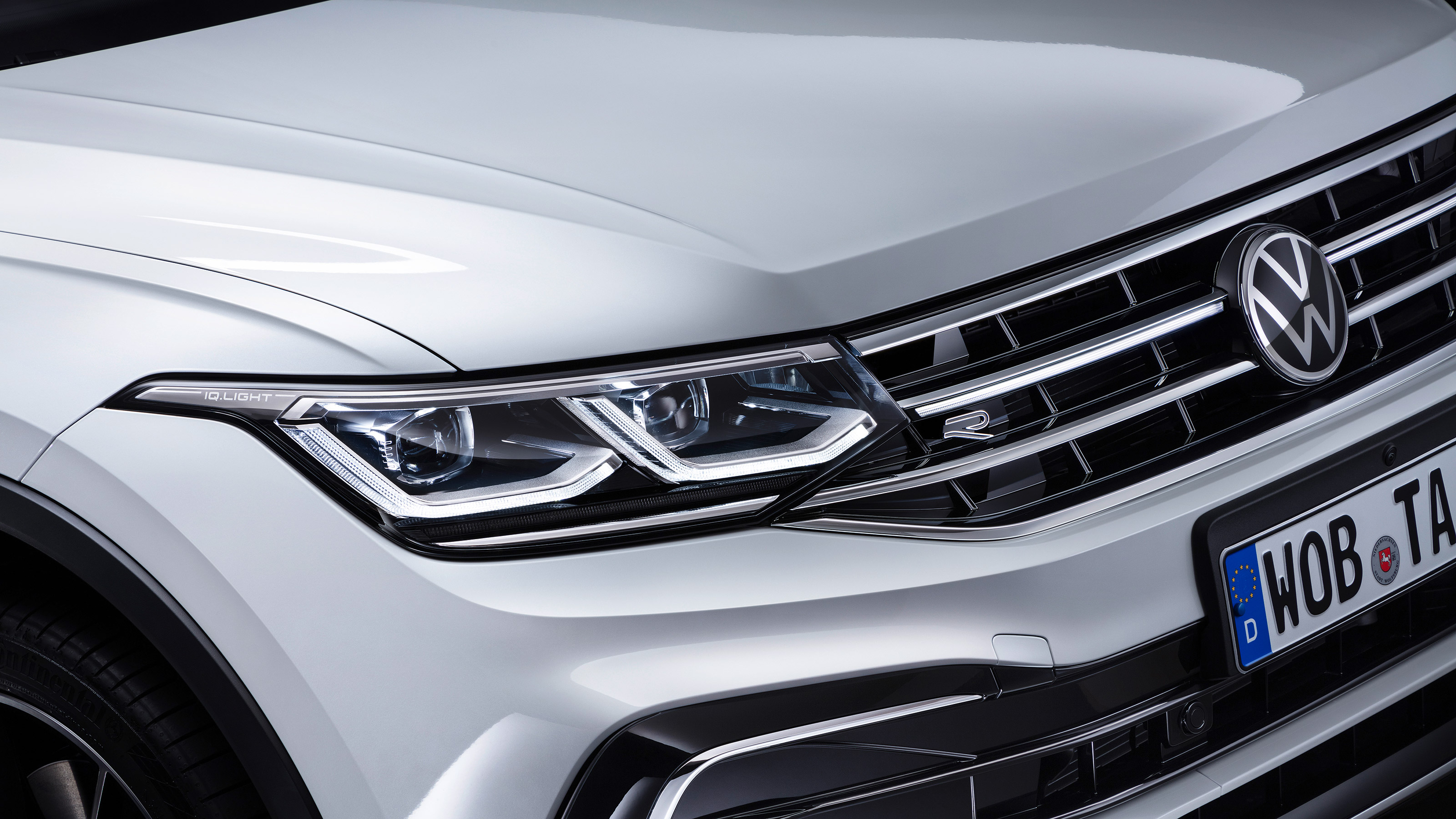 Volkswagen Tiguan Allspace - front light