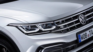 Volkswagen Tiguan Allspace - front light