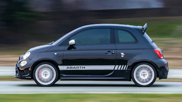 Abarth 695 Esseesse - side
