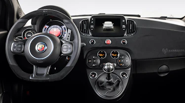 Abarth 695 Esseesse - dash