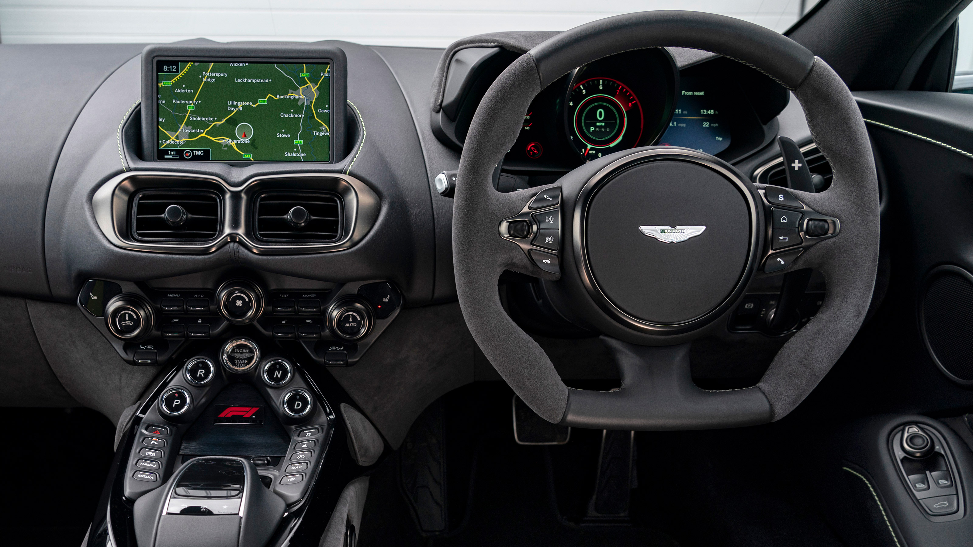 Aston Martin Vantage F1 Edition - dash