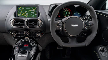 Aston Martin Vantage F1 Edition - dash
