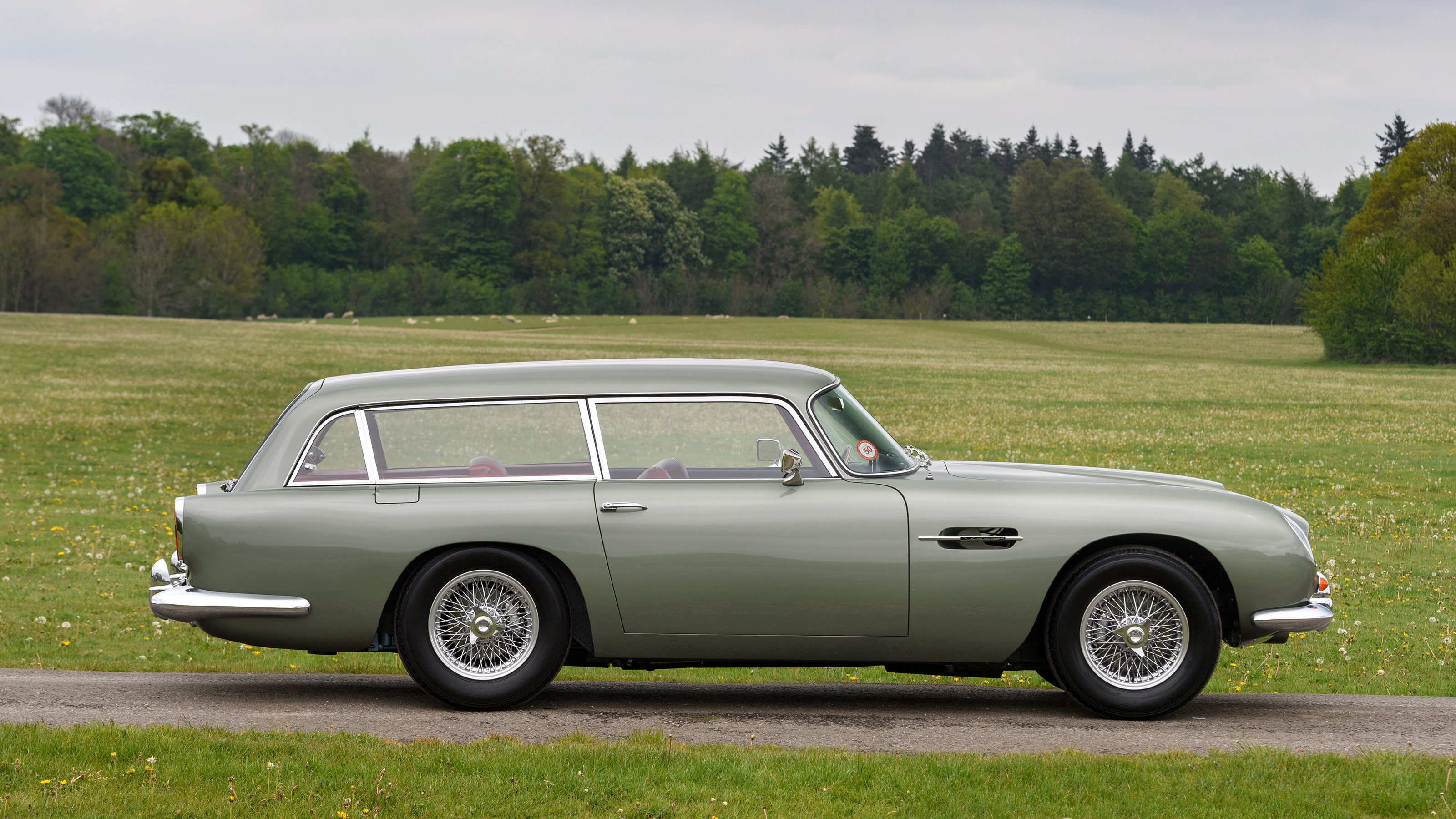 Aston Martin DB5 - Radford shooting brake side