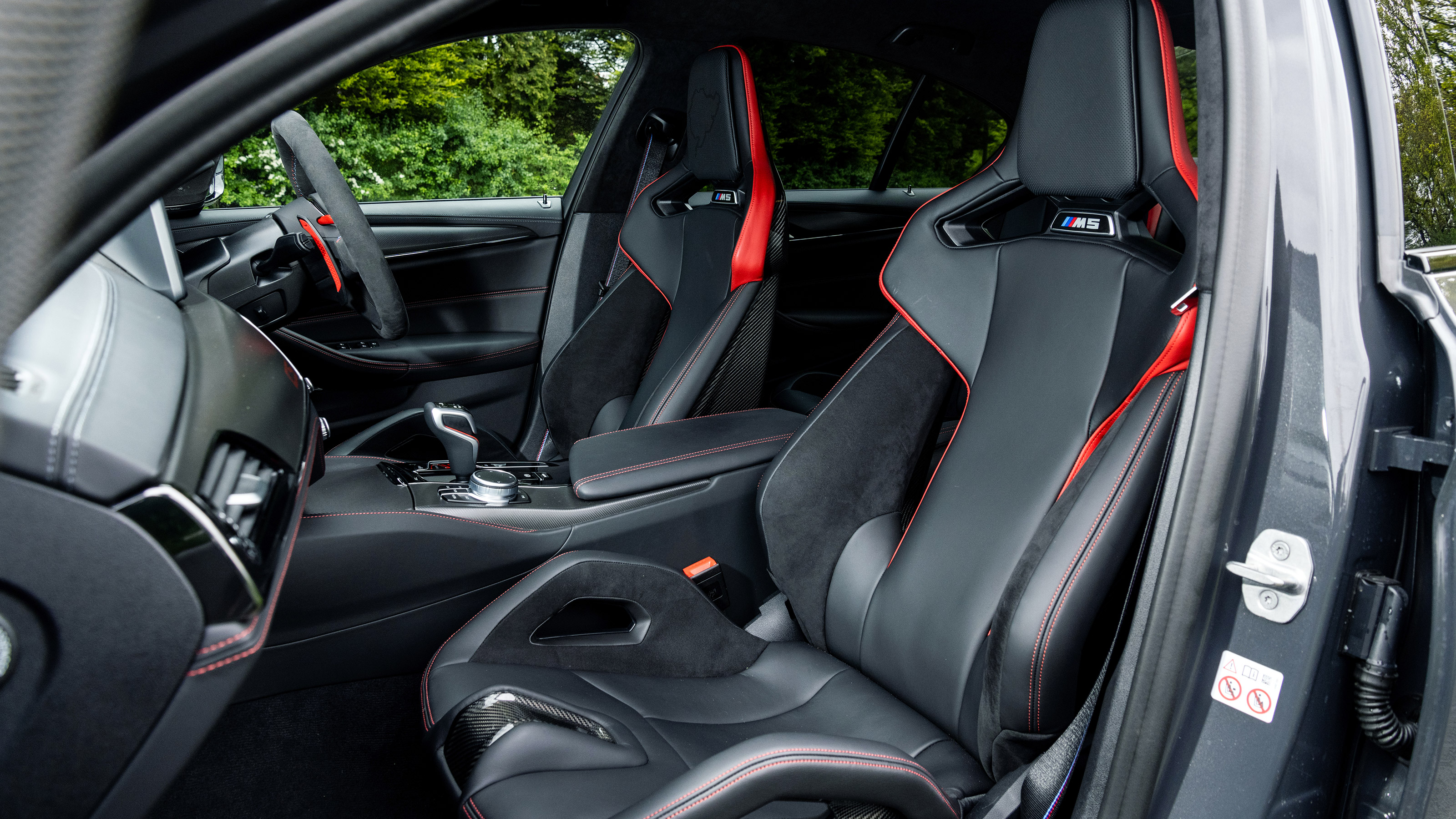 BMW M5 CS - front seats