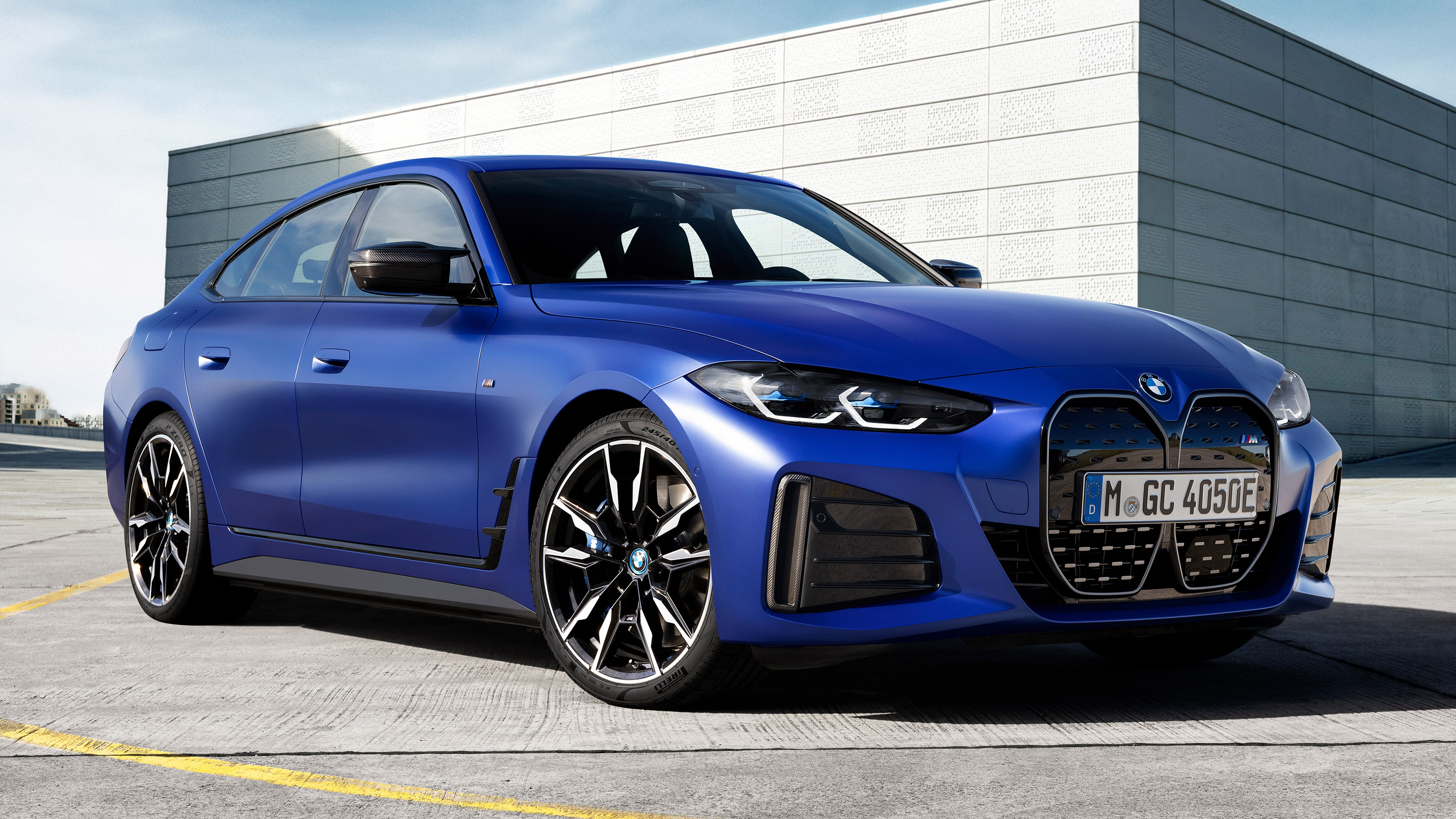 BMW i4 - front static