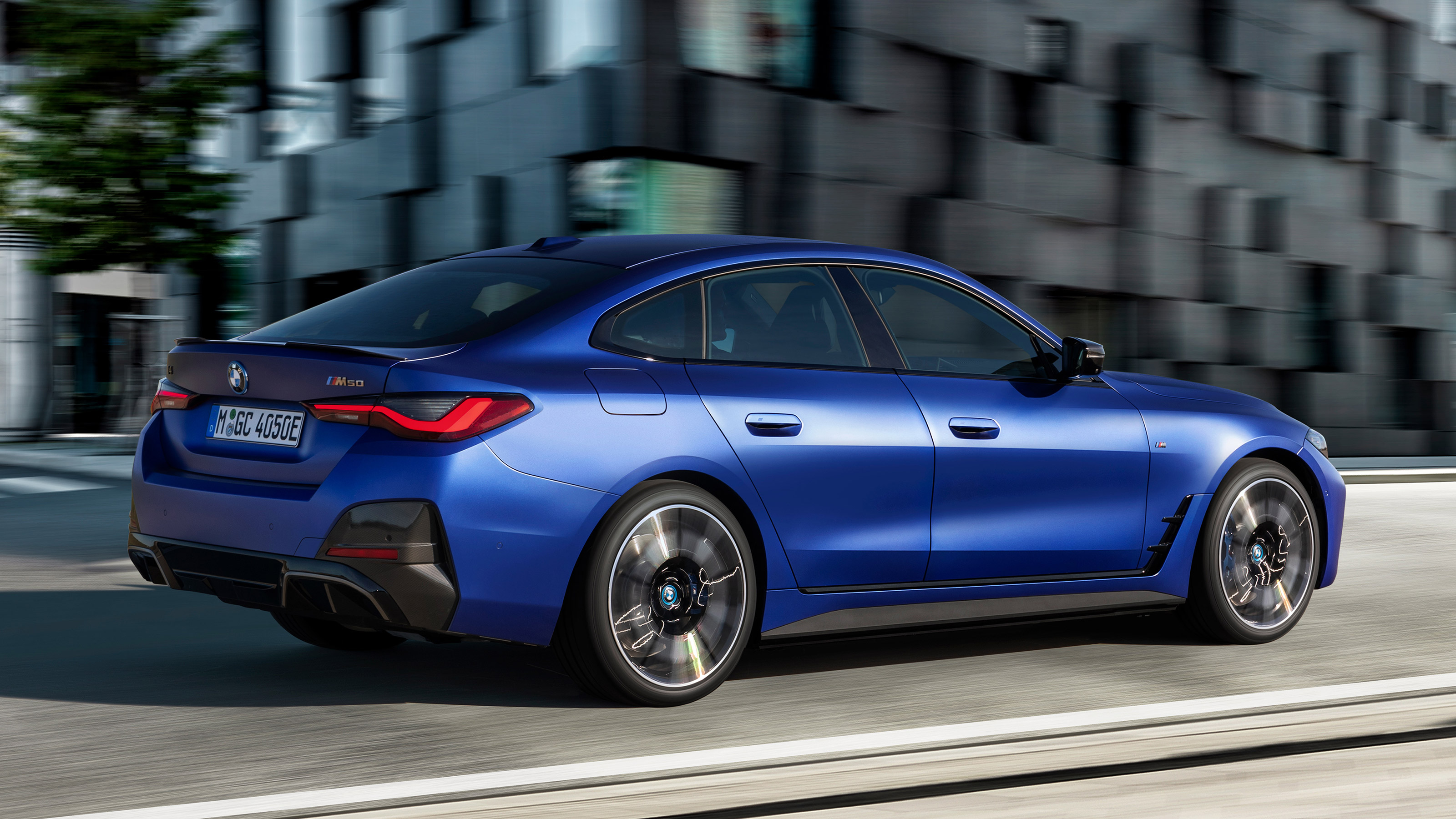 BMW i4 - rear