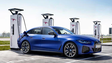 BMW i4 - charging