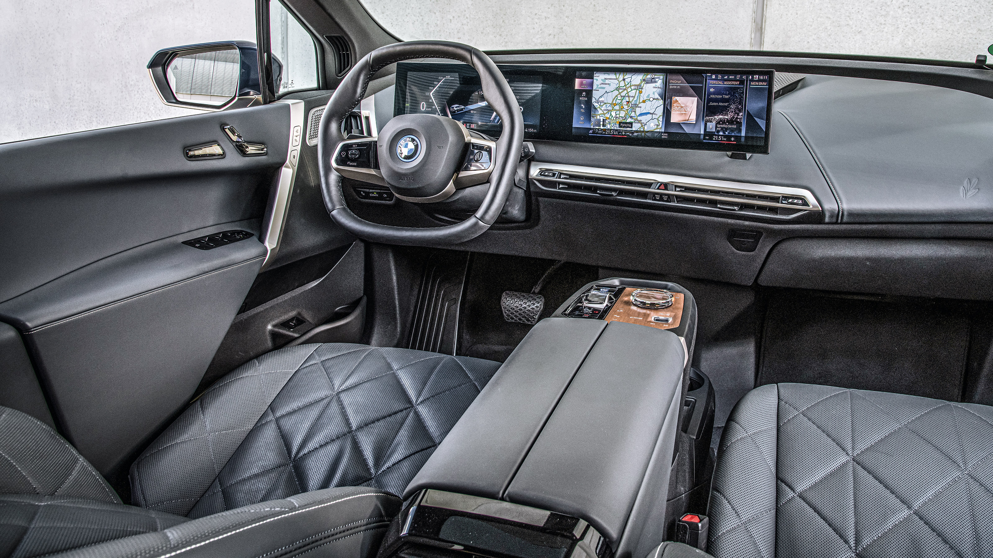 BMW iX prototype - dash
