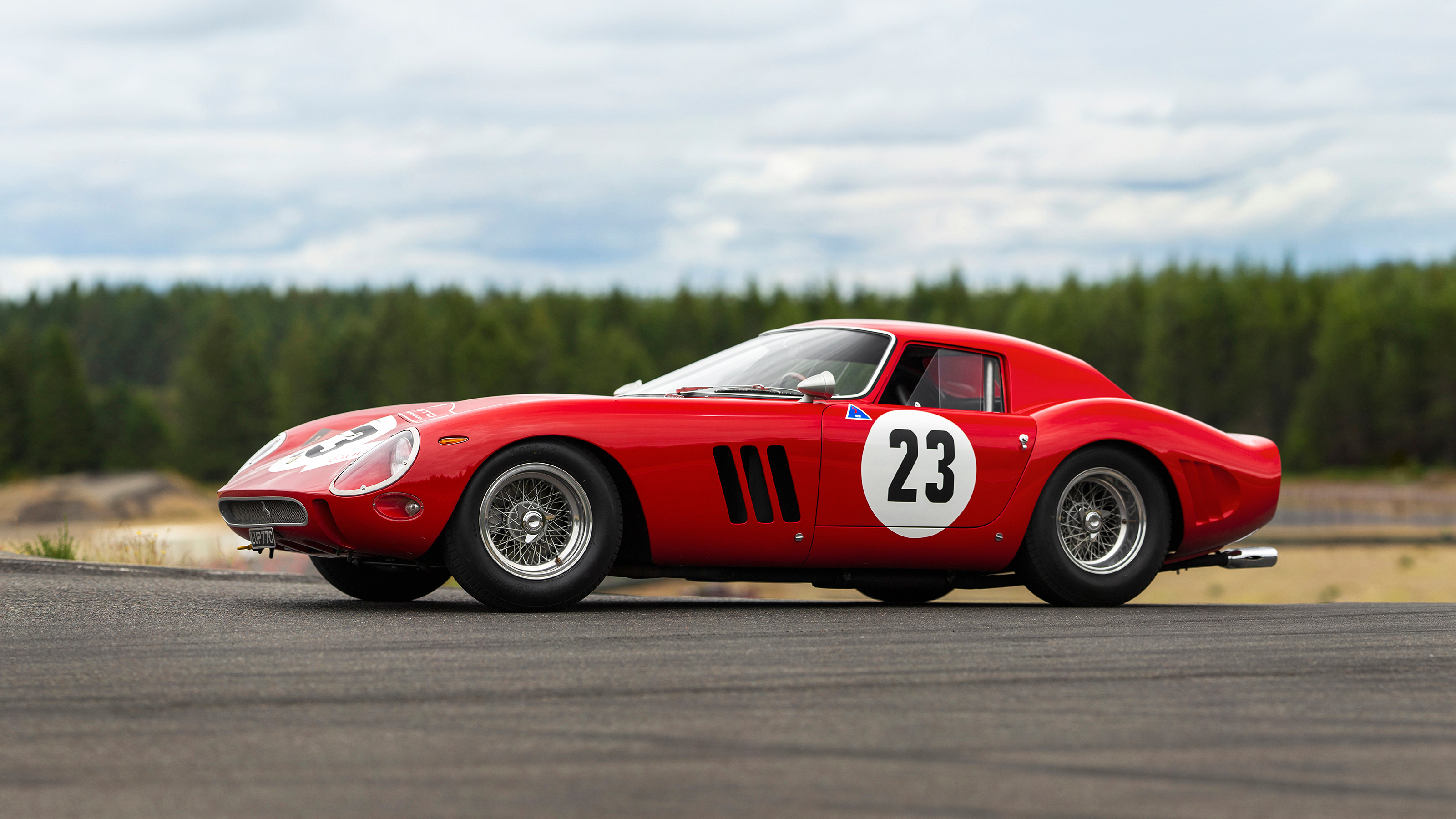 Ferrari 250 GTO - side profile (© RM Sotheby's)