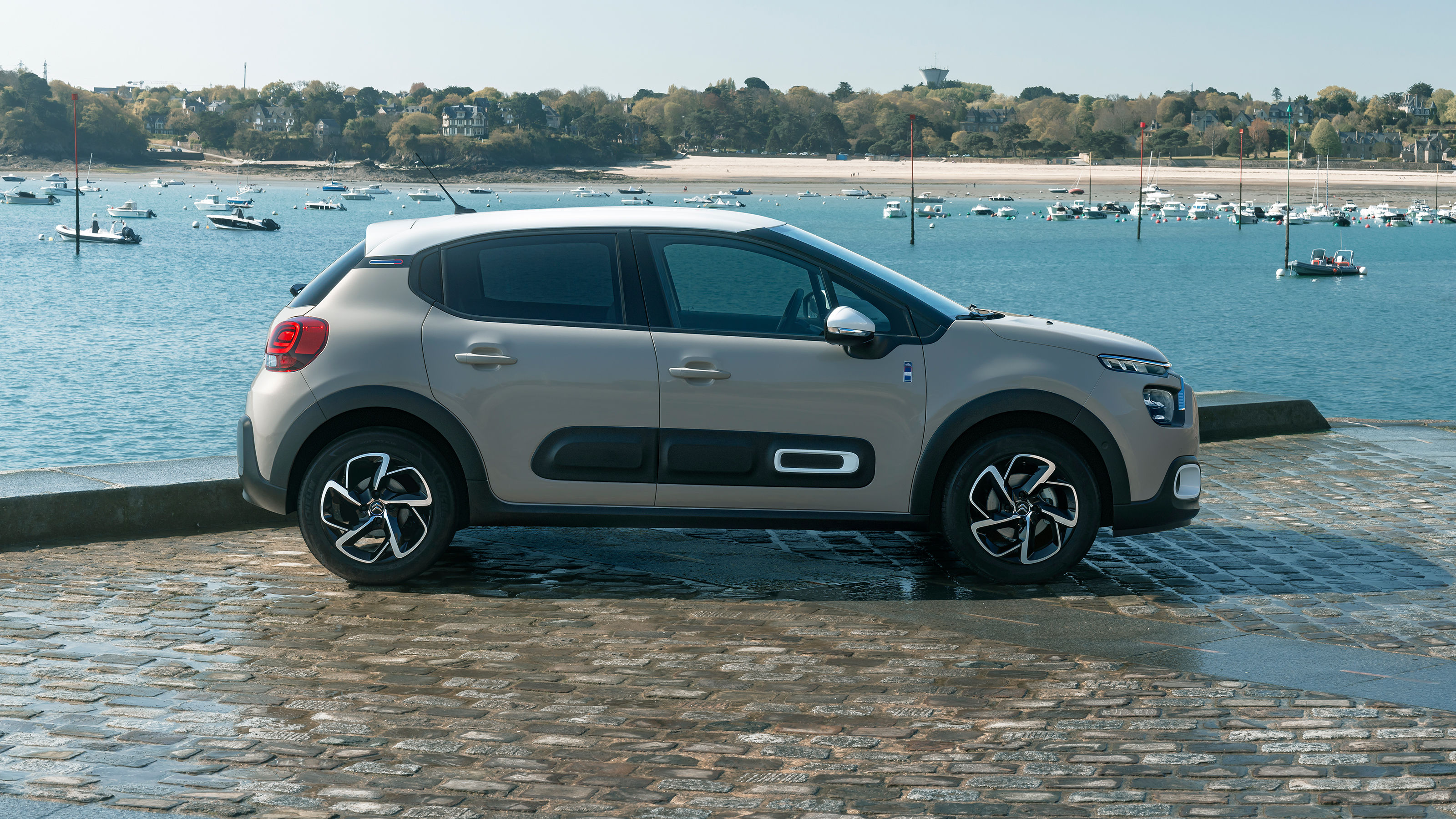Citroen C3 Saint James - side
