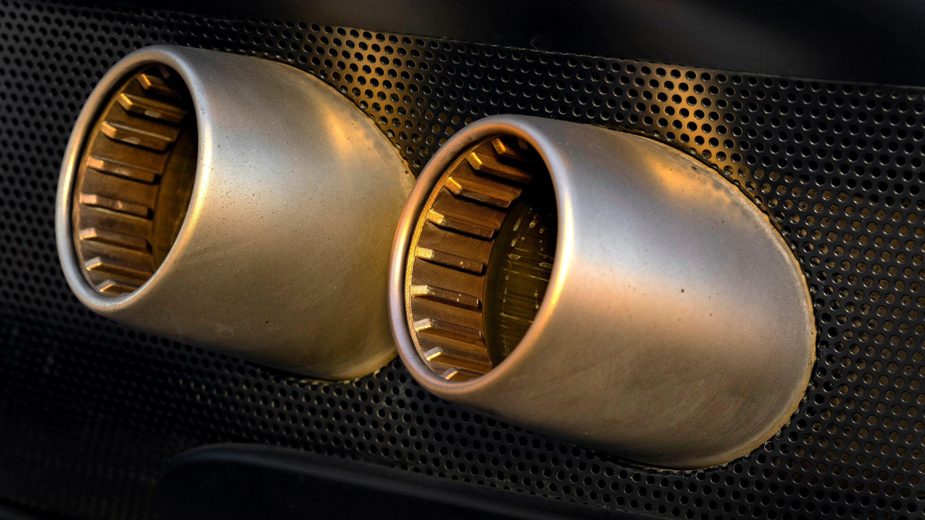 Ferrari Portofino M - exhausts
