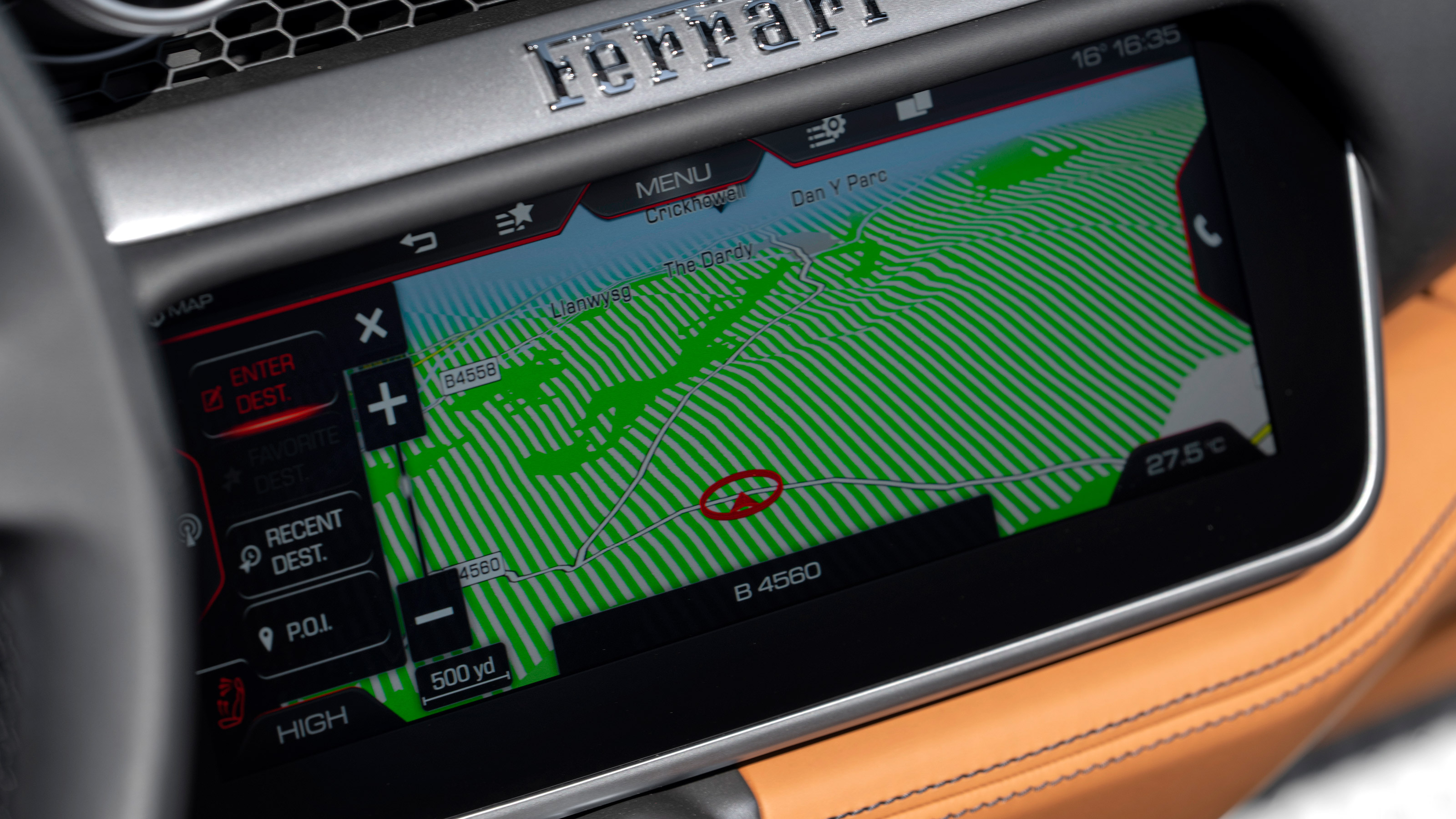 Ferrari Portofino M - infotainment