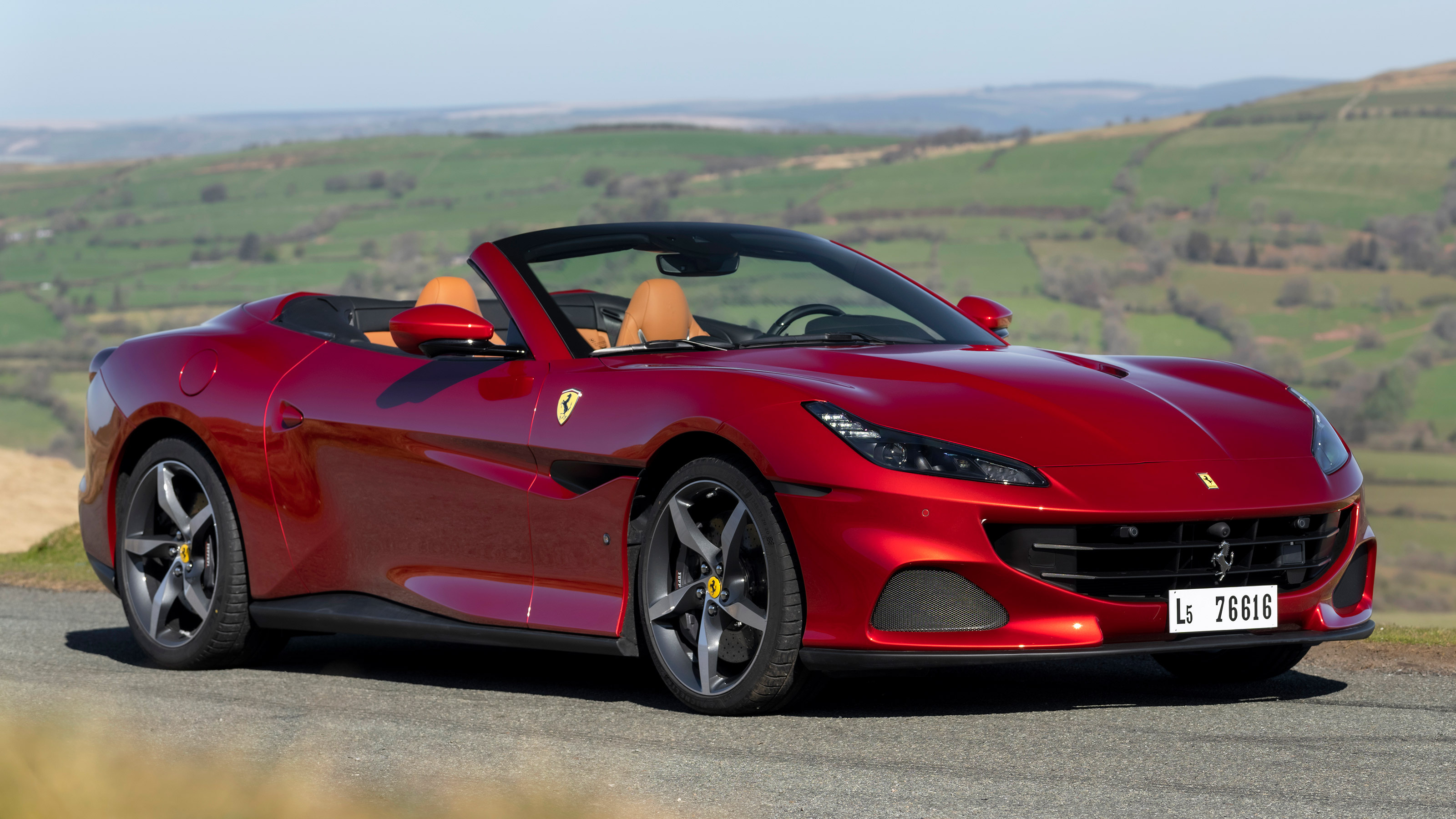Ferrari Portofino M - front static
