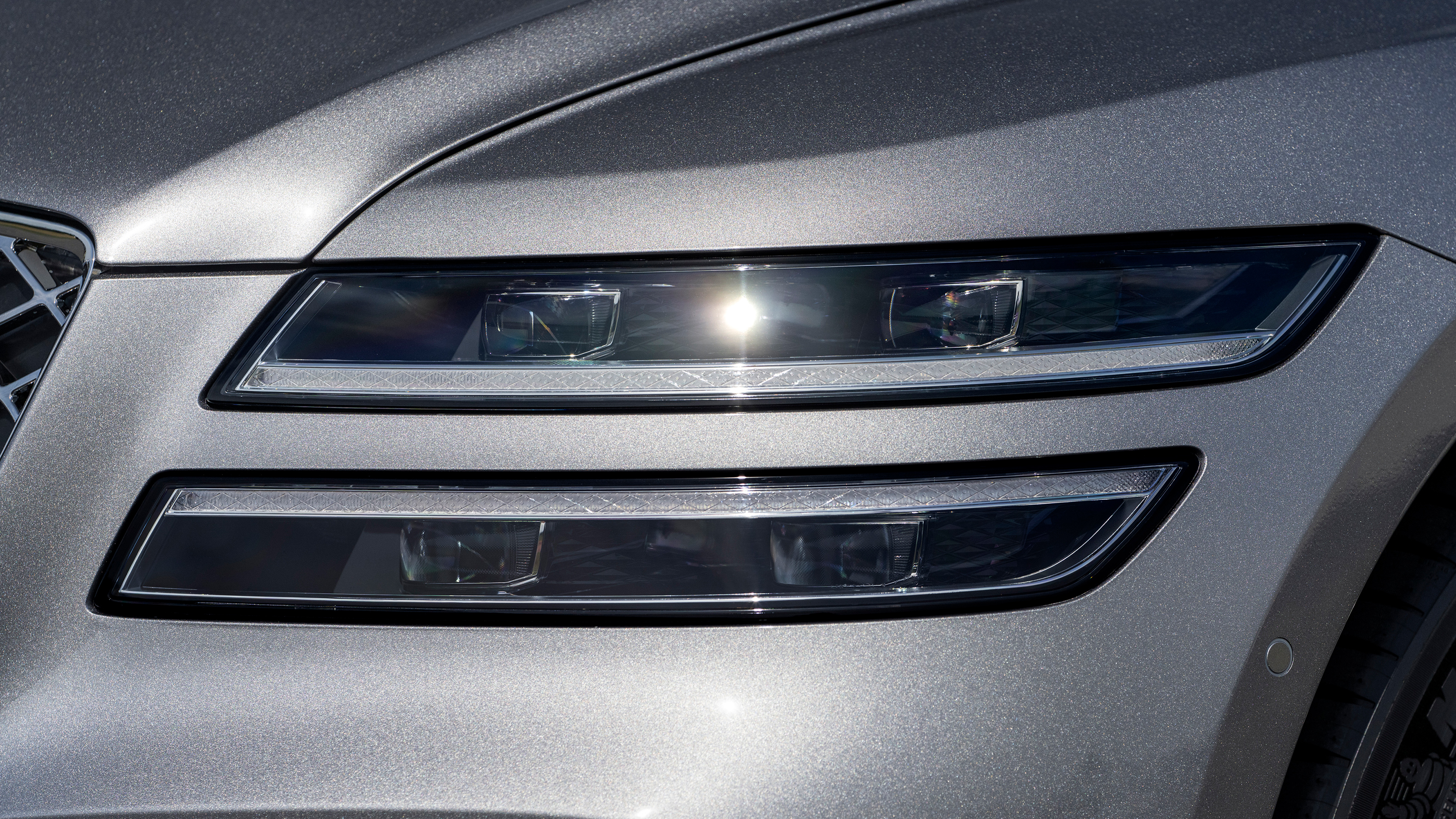 Genesis G80 - headlight