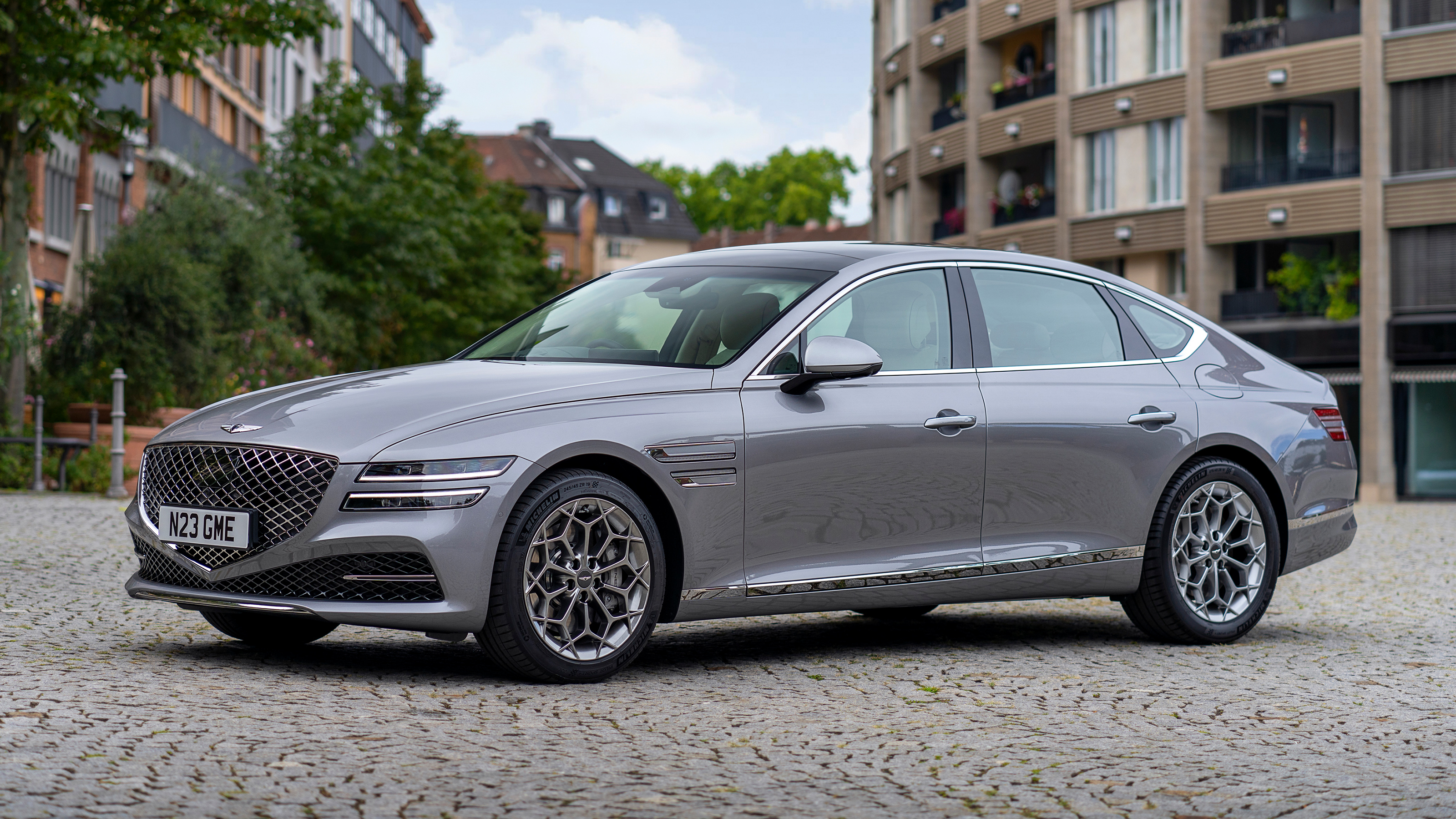 Genesis G80 - front