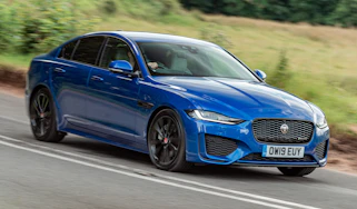 Jaguar XE P250 - front