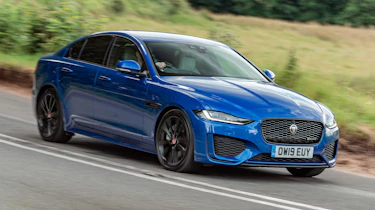 Jaguar XE P250 - front
