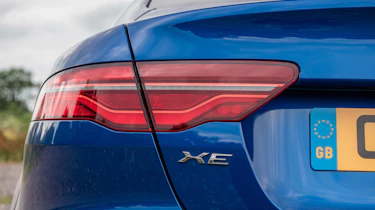 Jaguar XE P250 - rear light