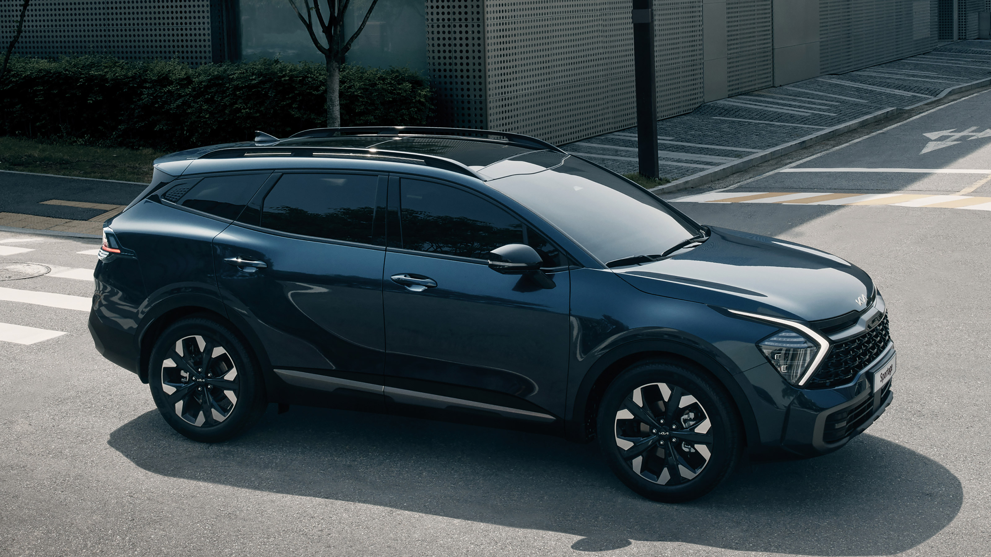 Kia Sportage - front blue