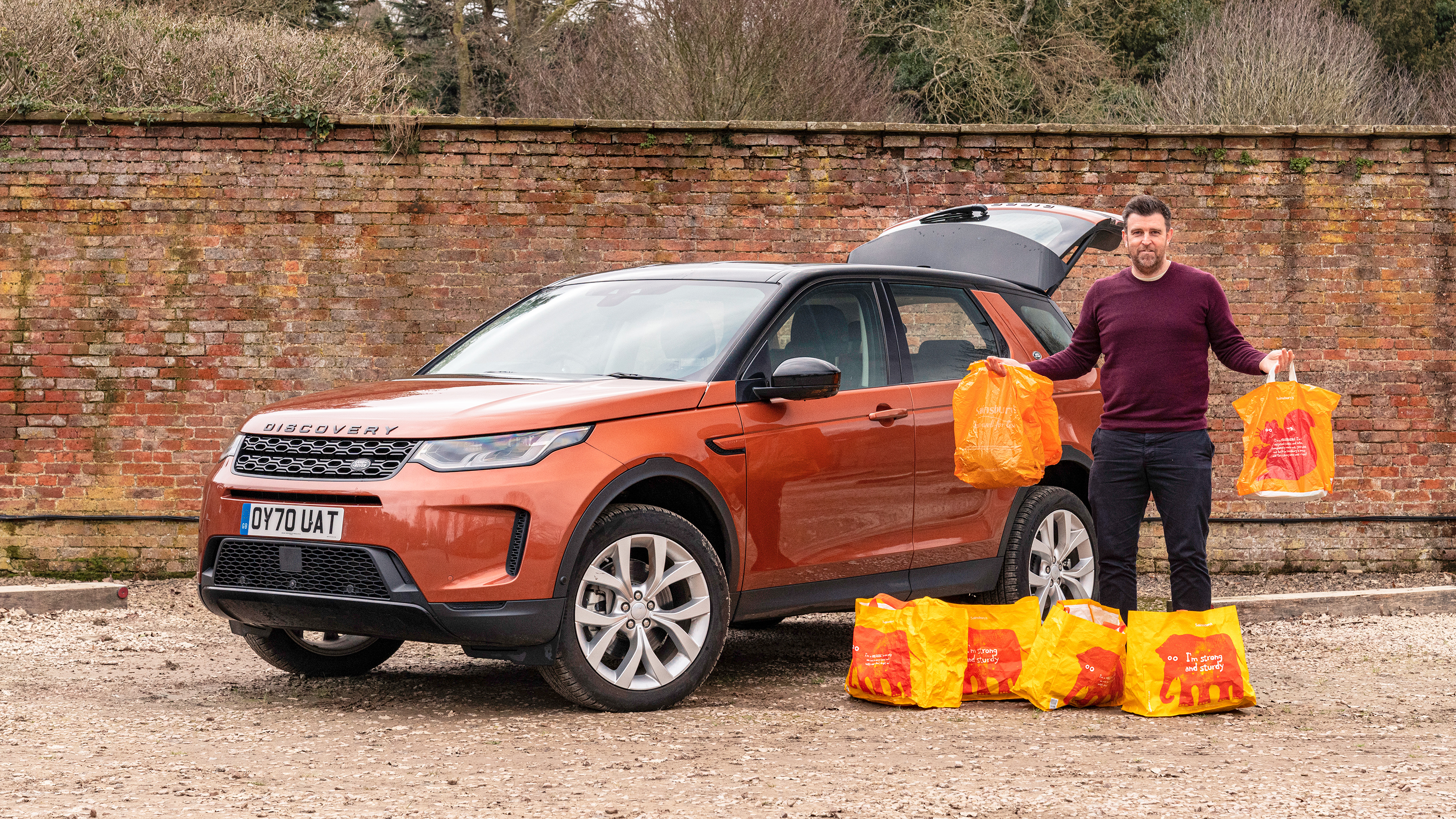 Land Rover Discovery Sport - shopping