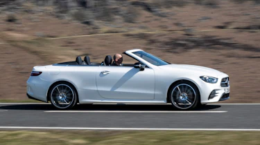 Mercedes E 300 Cabriolet - side
