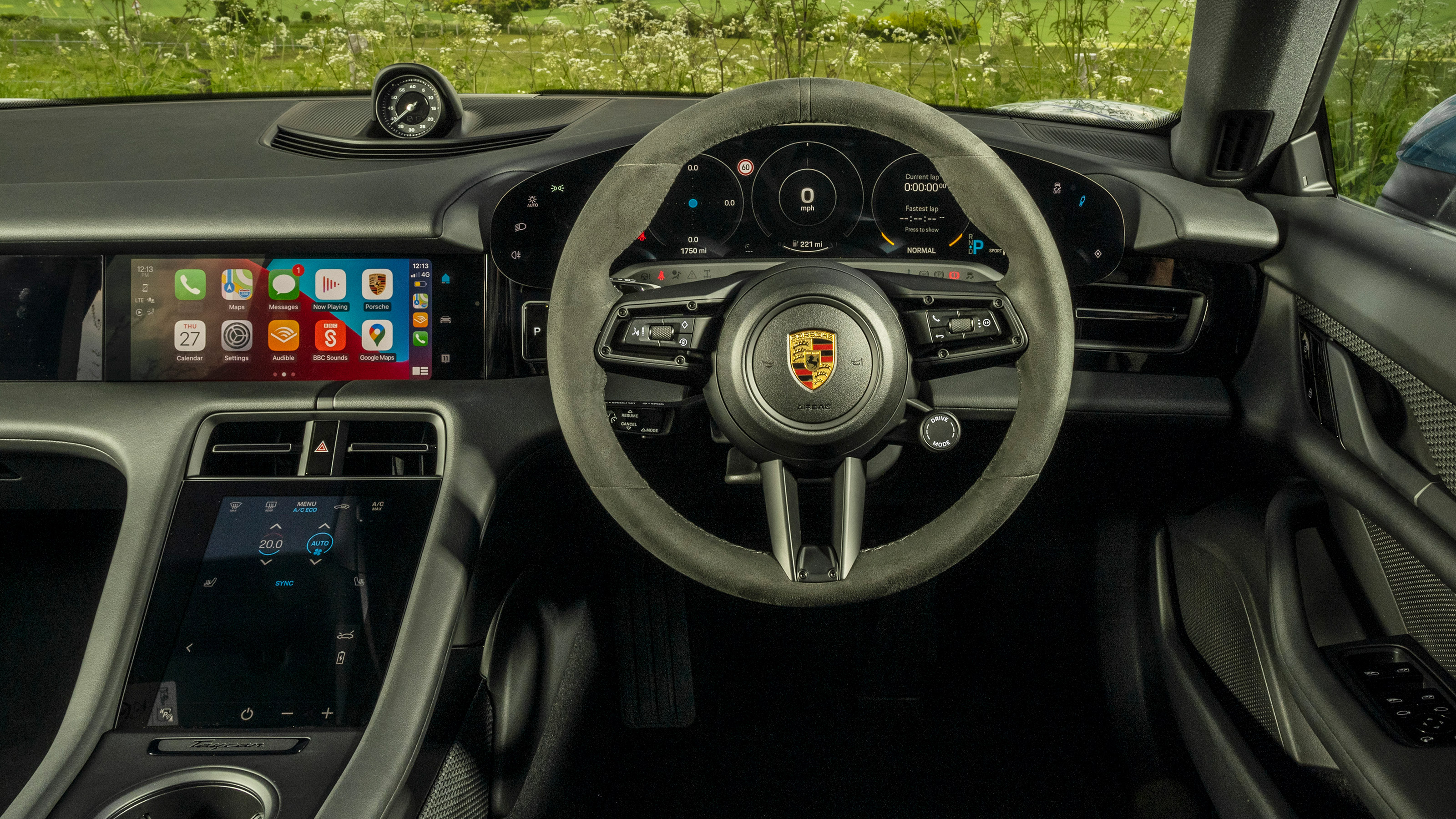 Porsche Taycan RWD - dash