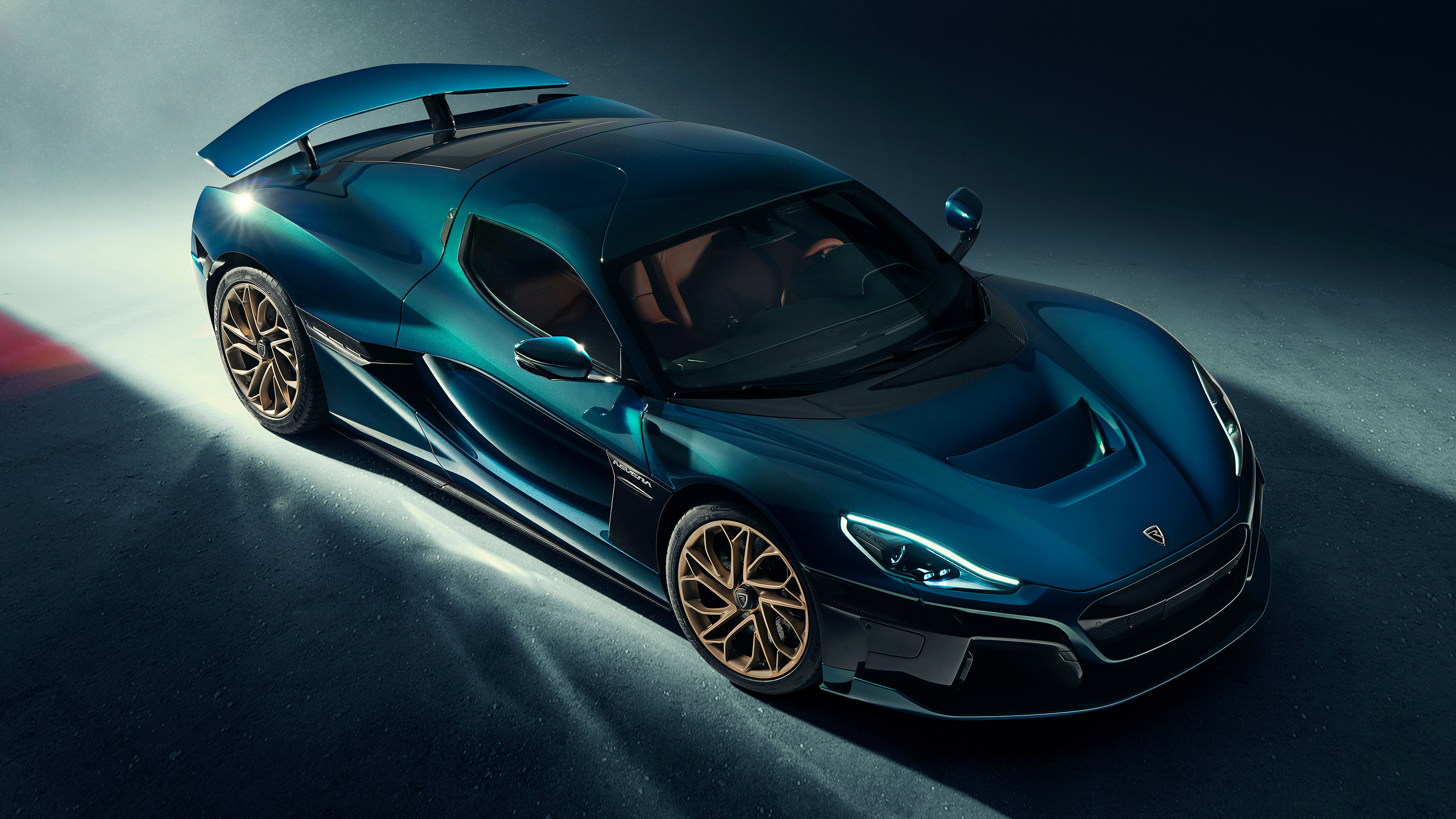 Rimac Nevera - studio above