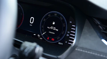 Skoda Octavia 1.5 TSI - long termer dials