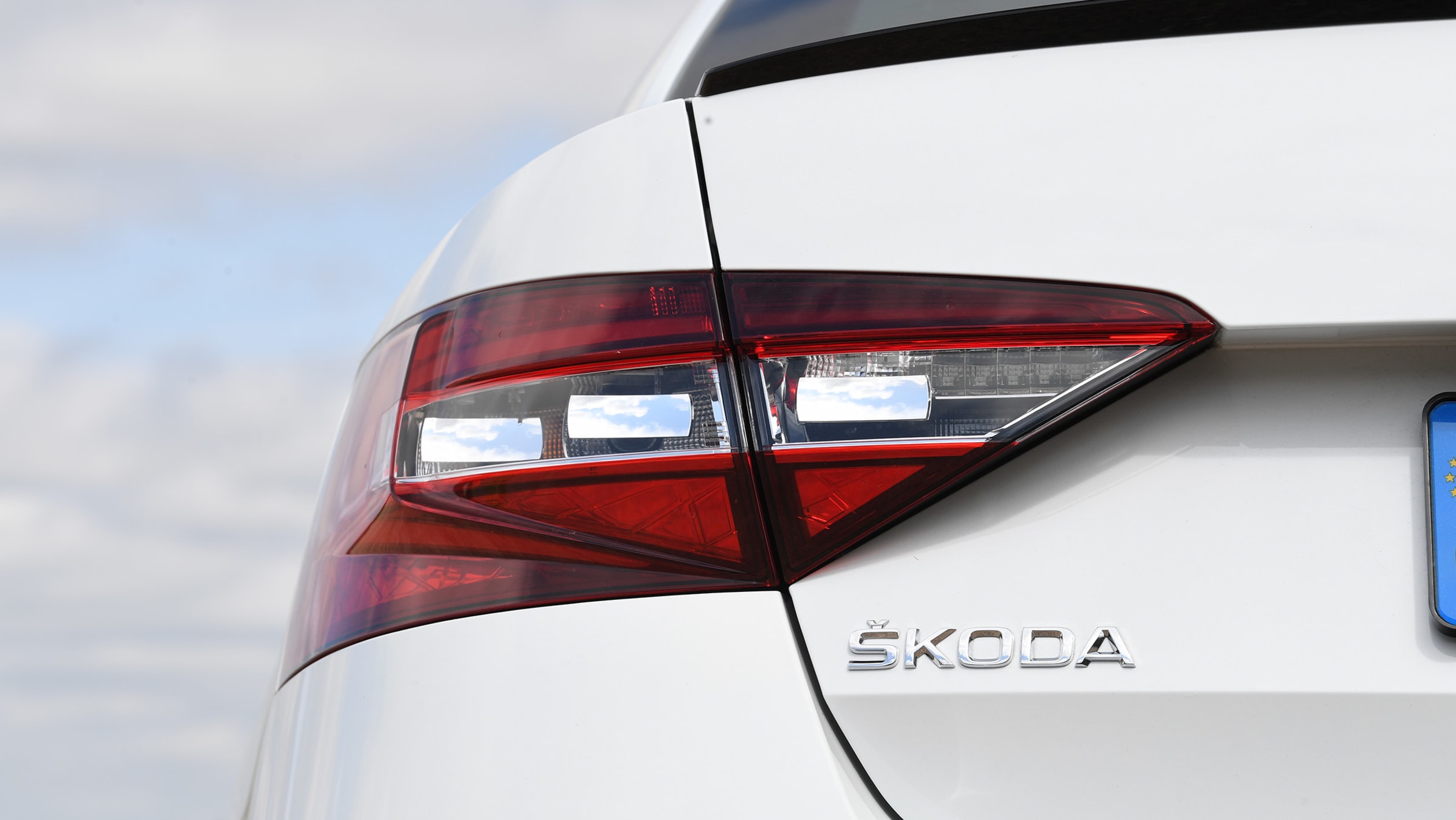 Used Skoda Superb - rear light