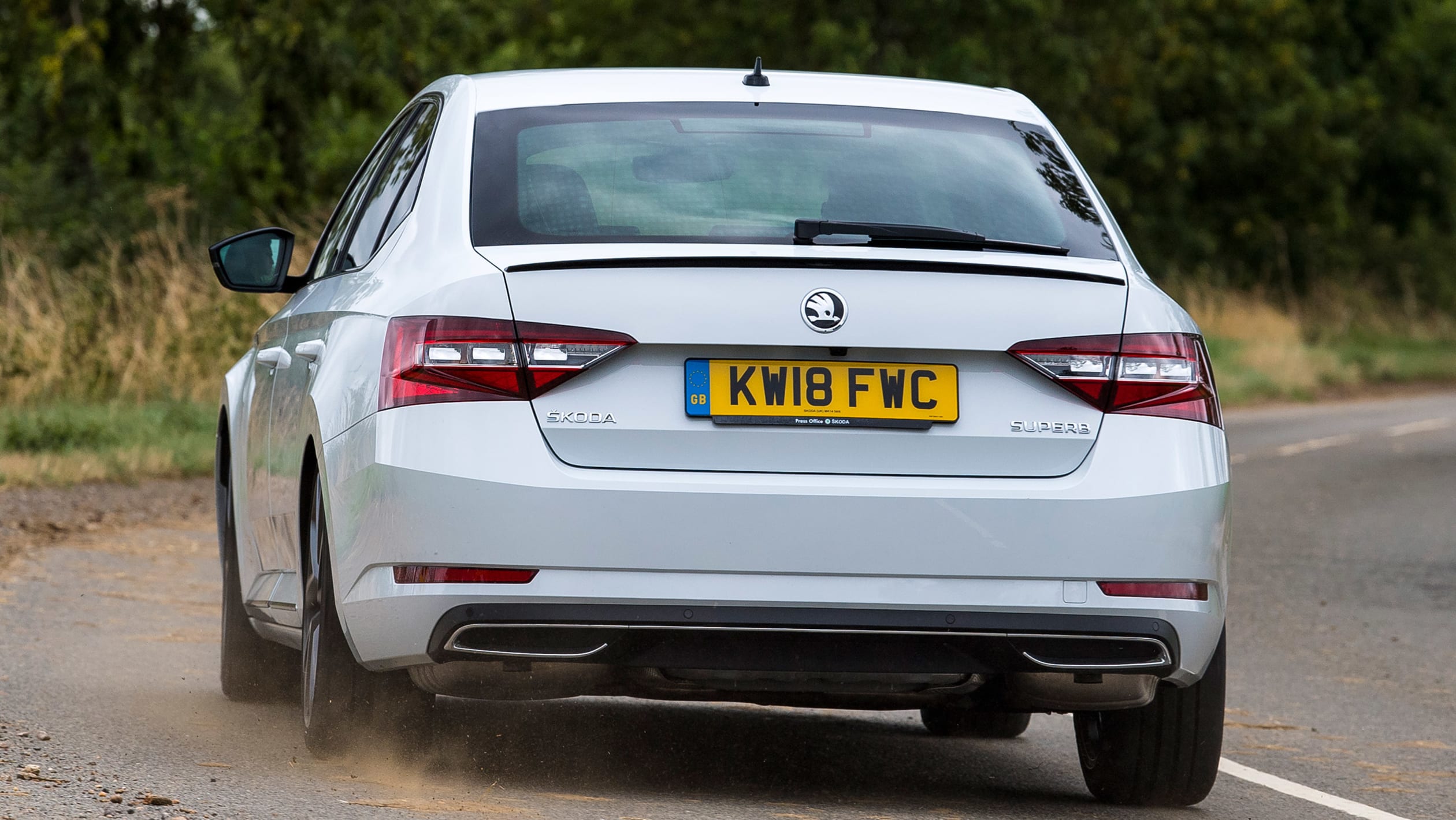 Used Skoda Superb - rear cornering