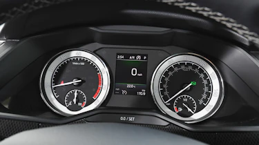 Used Skoda Superb - dials