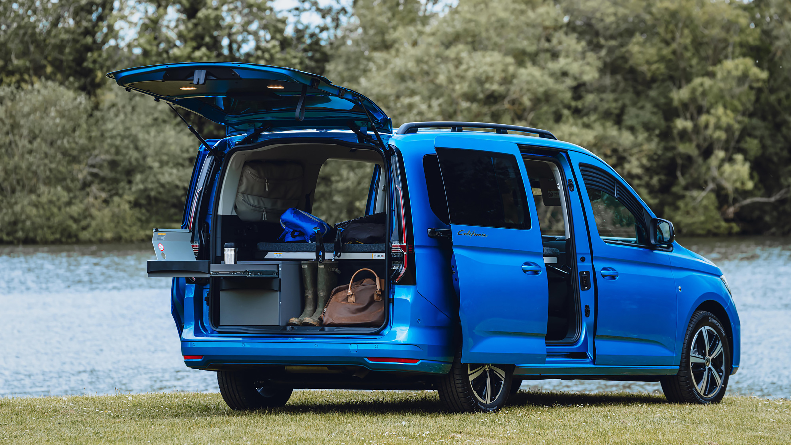 Volkswagen Caddy California MPV - rear