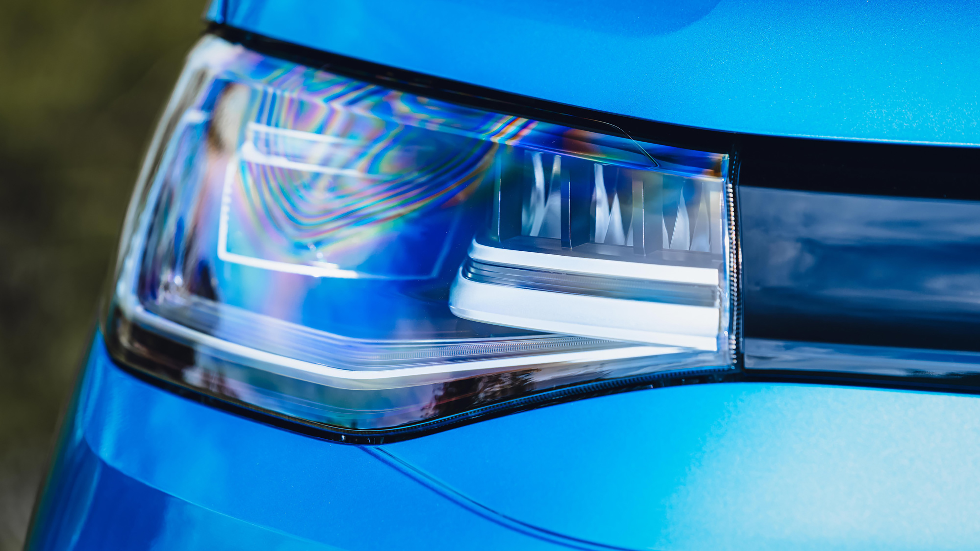 Volkswagen Caddy California MPV - headlight