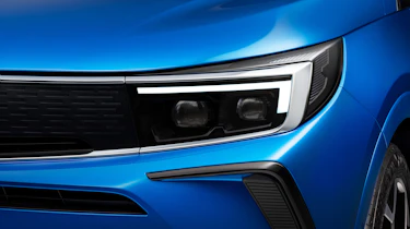 Vauxhall Grandland - front light